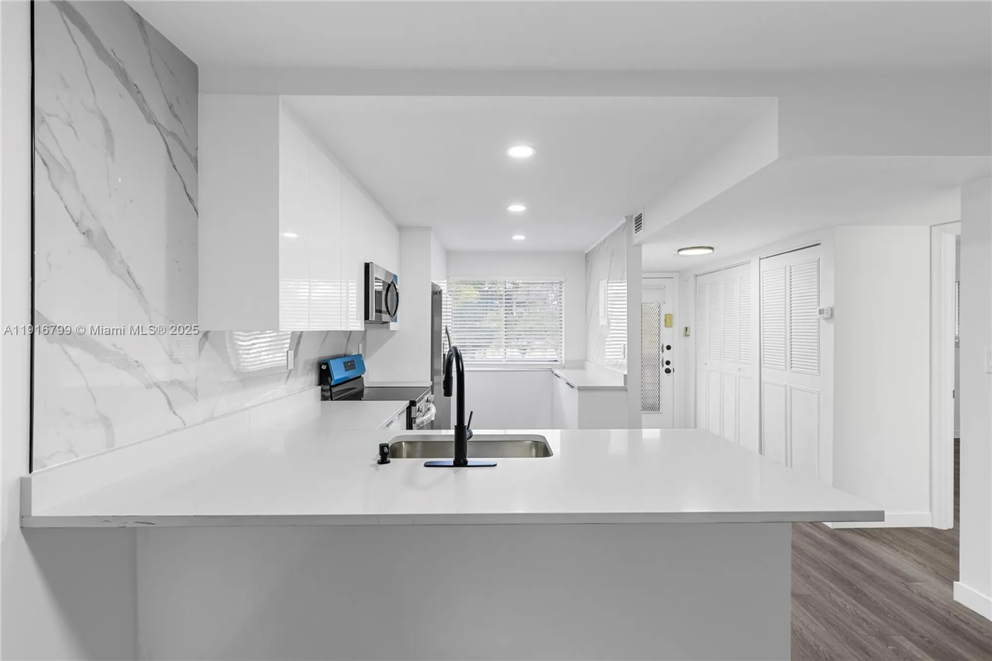 Property Slideshow image 12 of 29 | 3591 inverrary dr 203, Lauderhill, FL, 33319