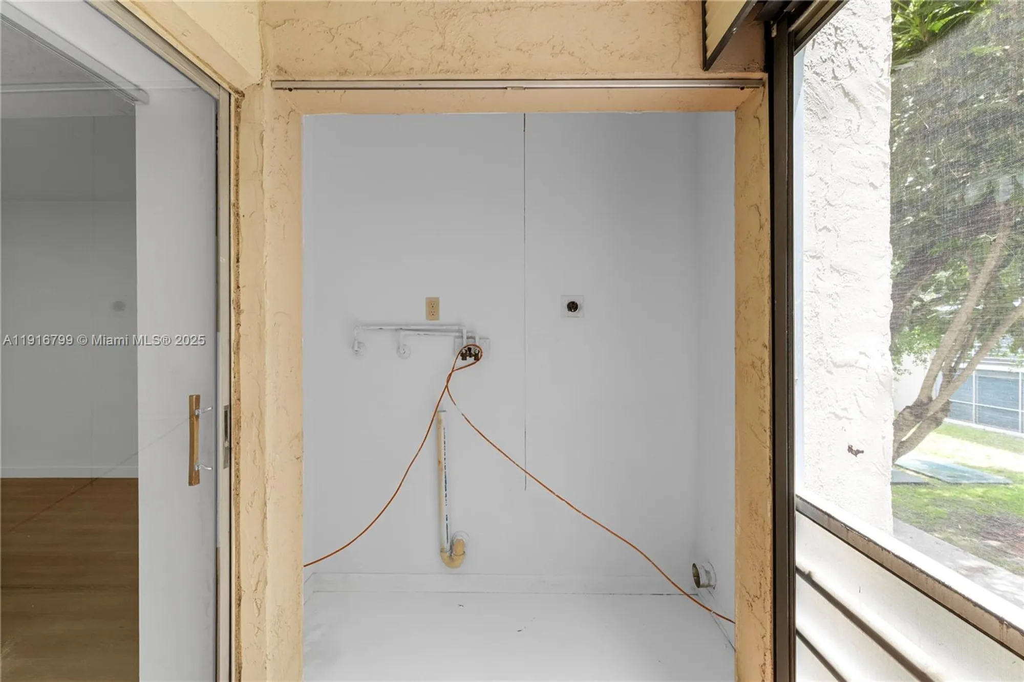 Property Slideshow image 20 of 29 | 3591 inverrary dr 203, Lauderhill, FL, 33319