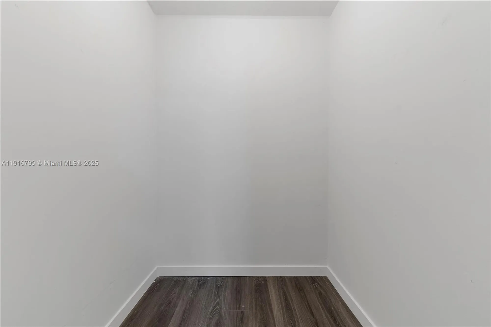 Property Slideshow image 23 of 29 | 3591 inverrary dr 203, Lauderhill, FL, 33319