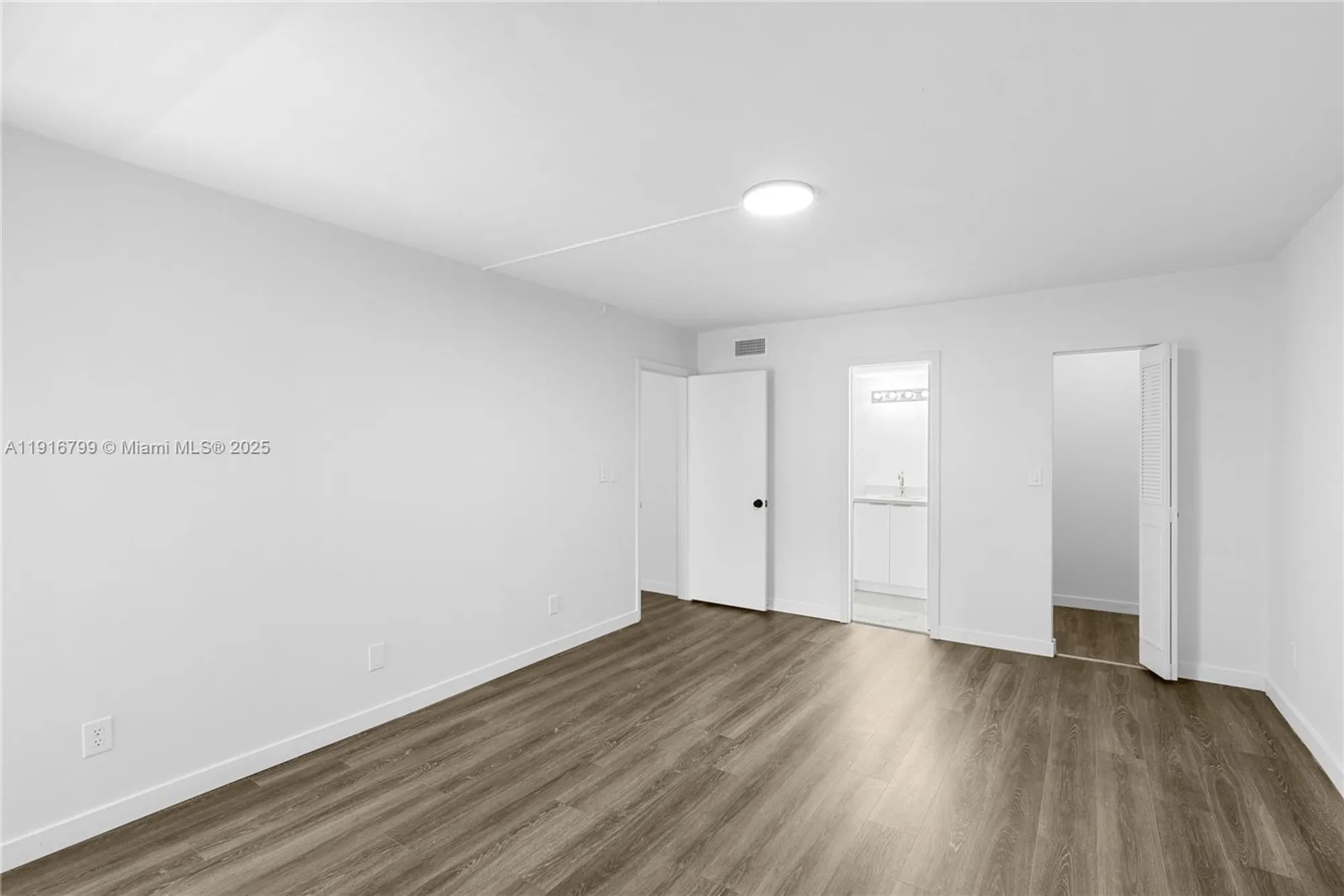 Property Slideshow image 7 of 29 | 3591 inverrary dr 203, Lauderhill, FL, 33319