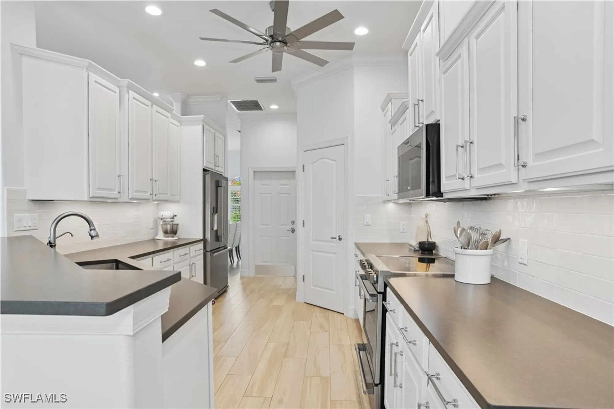 Property Slideshow image 7 of 26 | 8991 mustang island cir, Naples, FL, 34113