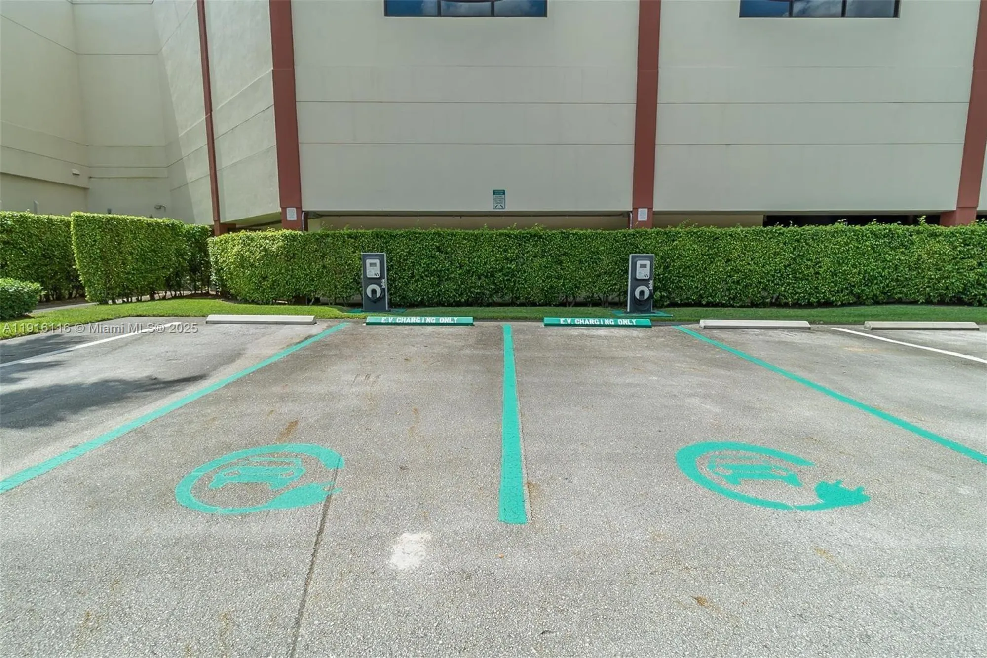 Property Slideshow image 38 of 40 | 8941 s hollybrook blvd 103, Pembroke Pines, FL, 33025