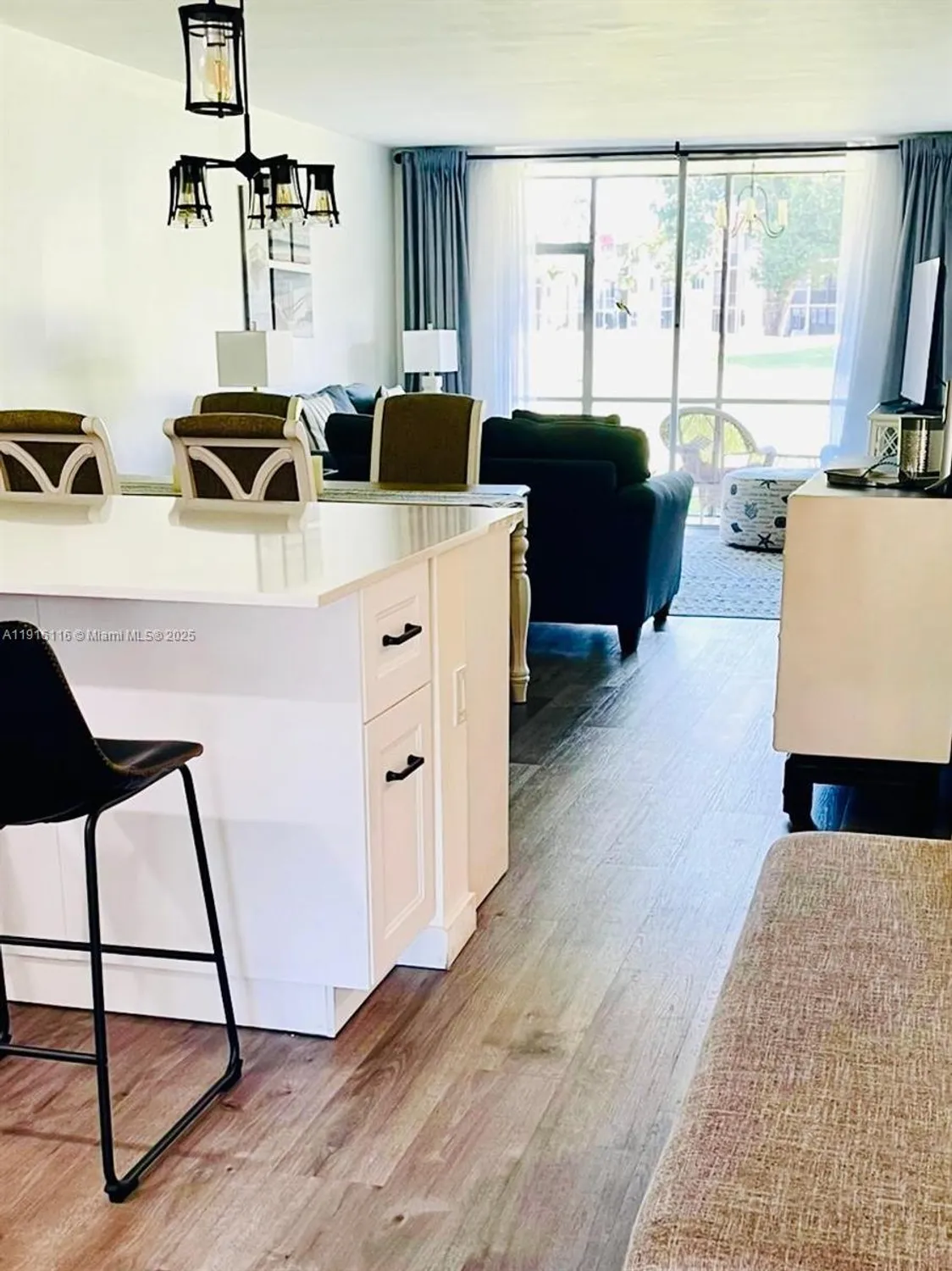 Property Slideshow image 4 of 40 | 8941 s hollybrook blvd 103, Pembroke Pines, FL, 33025