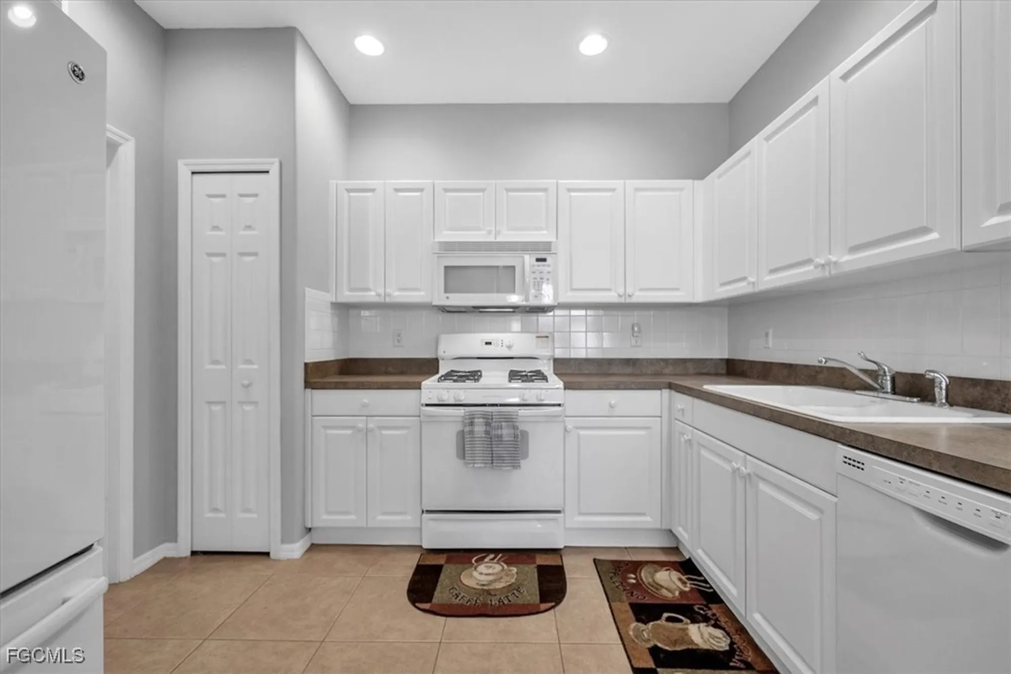 Property Slideshow image 14 of 36 | 10515 diamante way, Fort Myers, FL, 33913