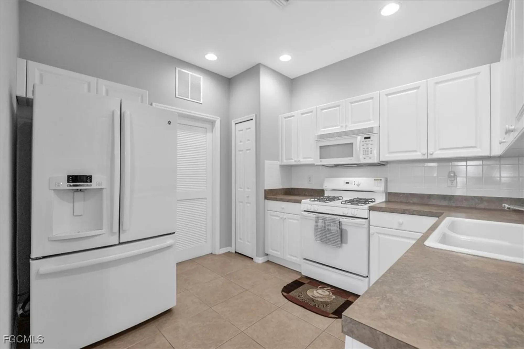 Property Slideshow image 15 of 36 | 10515 diamante way, Fort Myers, FL, 33913