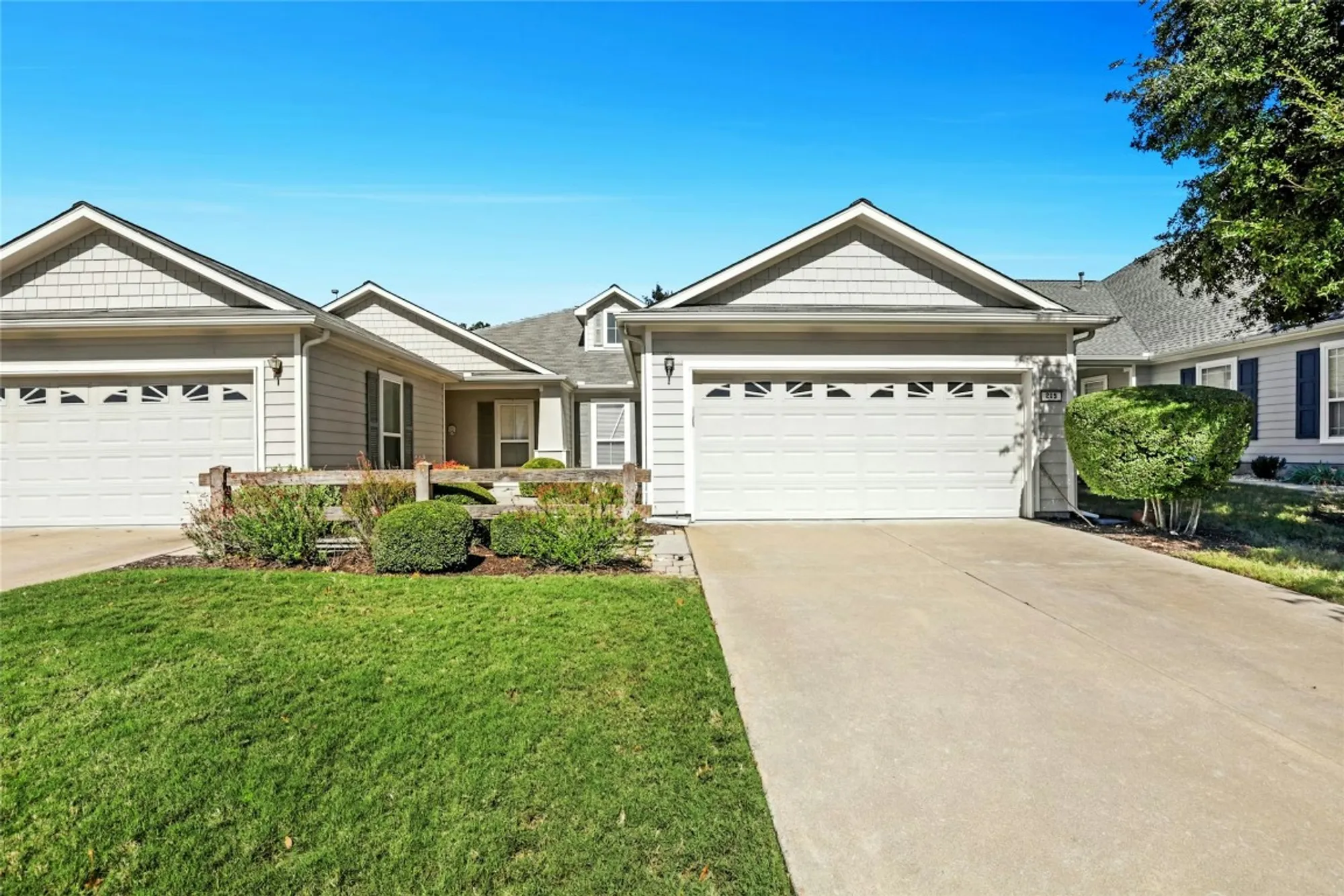 Property Slideshow image 1 of 25 | 215 bonham loop, Georgetown, TX, 78633