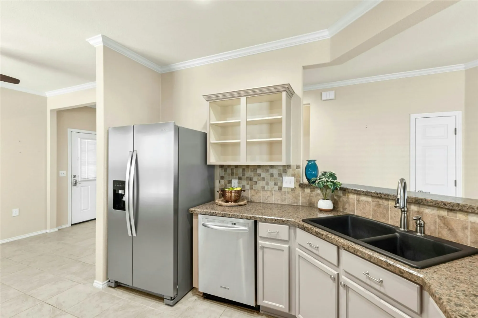 Property Slideshow image 10 of 25 | 215 bonham loop, Georgetown, TX, 78633