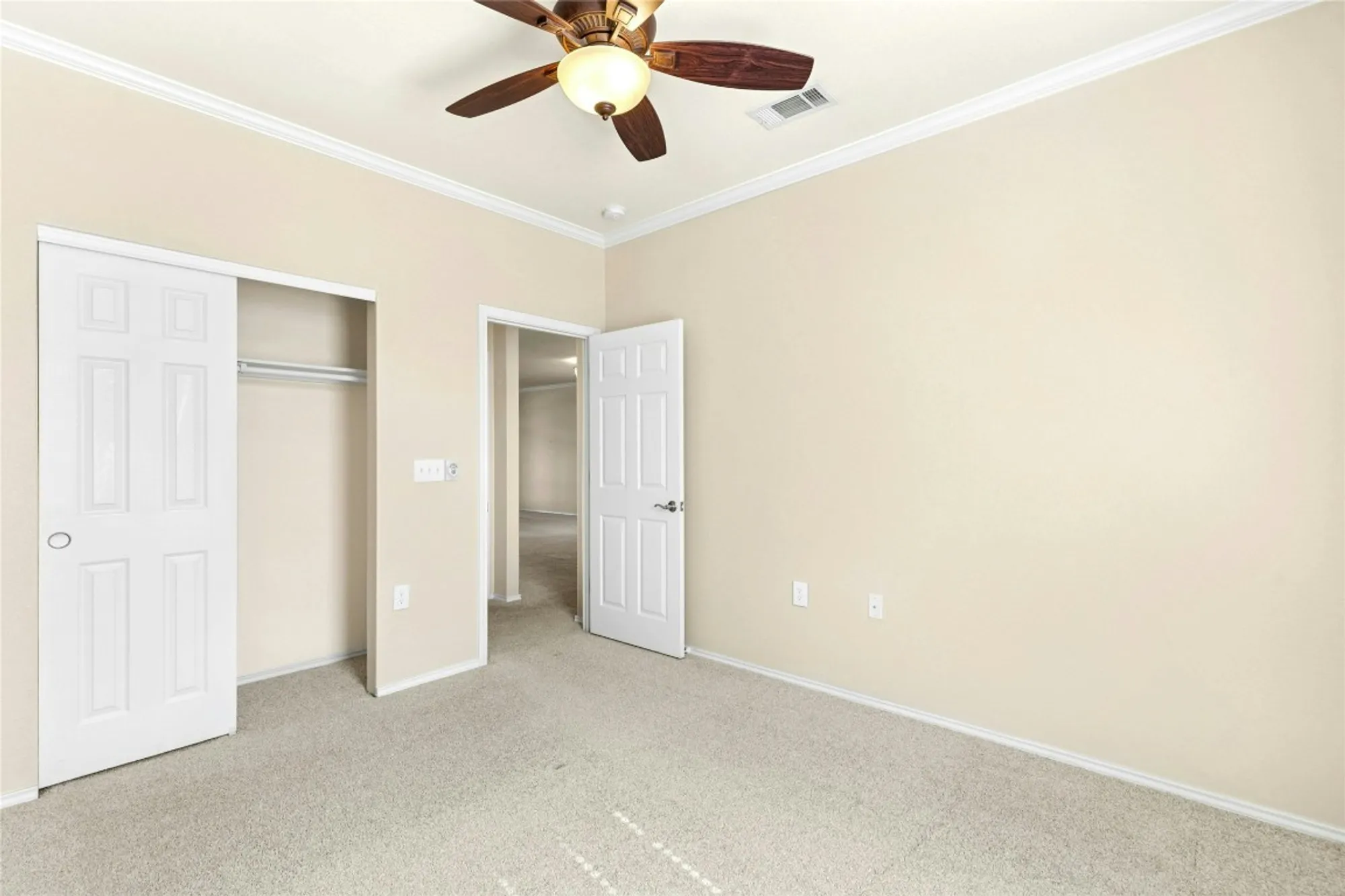 Property Slideshow image 21 of 25 | 215 bonham loop, Georgetown, TX, 78633