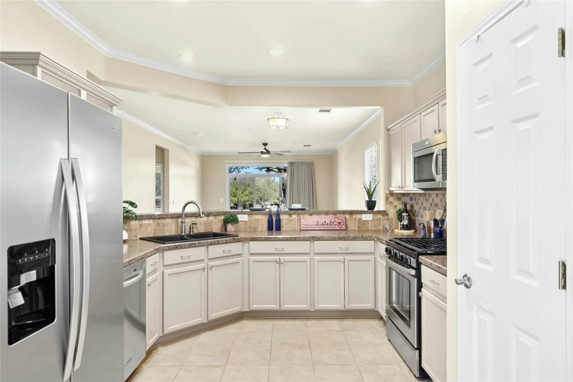 Property Slideshow image 7 of 25 | 215 bonham loop, Georgetown, TX, 78633