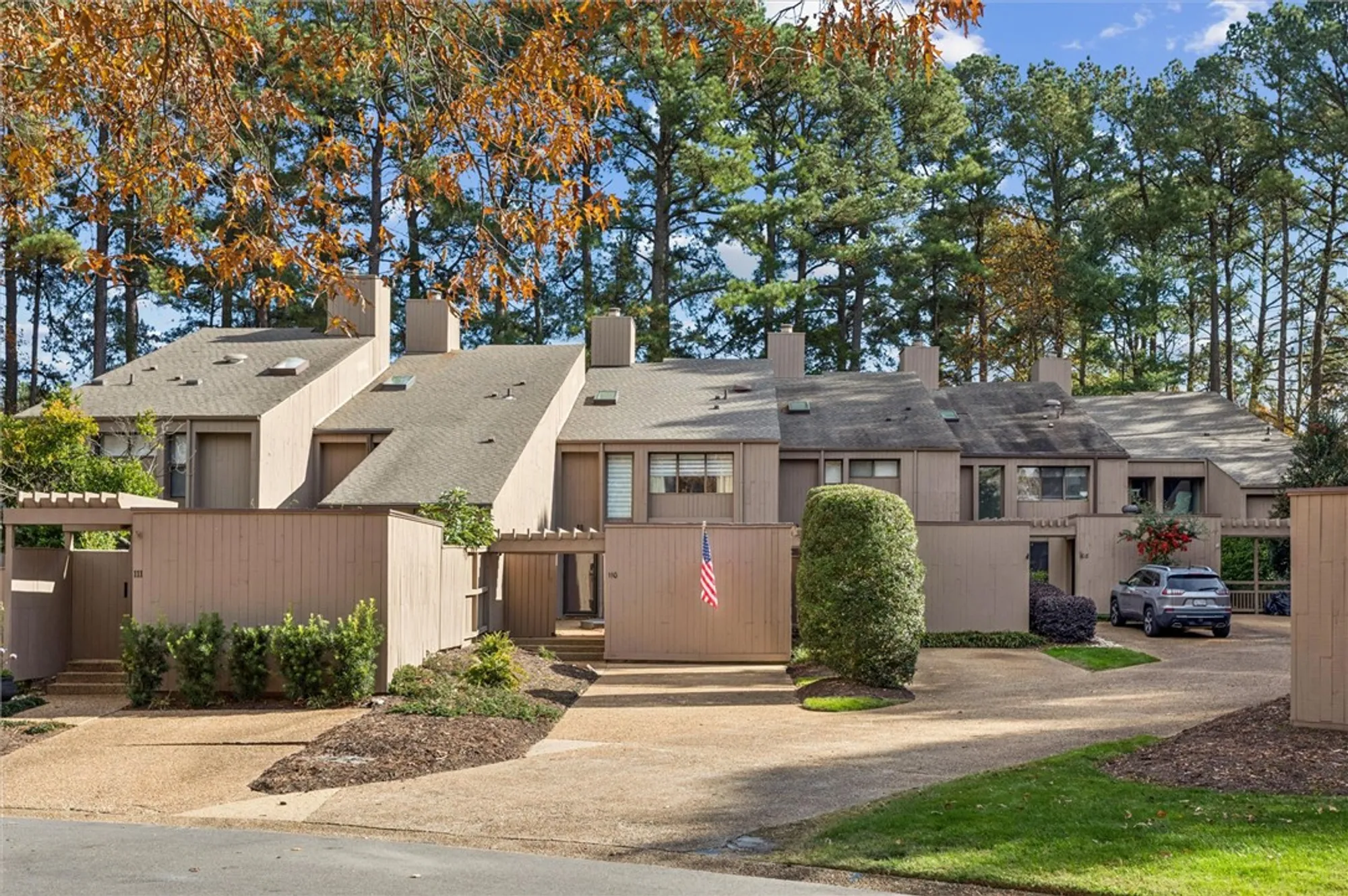 Property Slideshow image 1 of 50 | 110 harrops gln, Williamsburg, VA, 23185