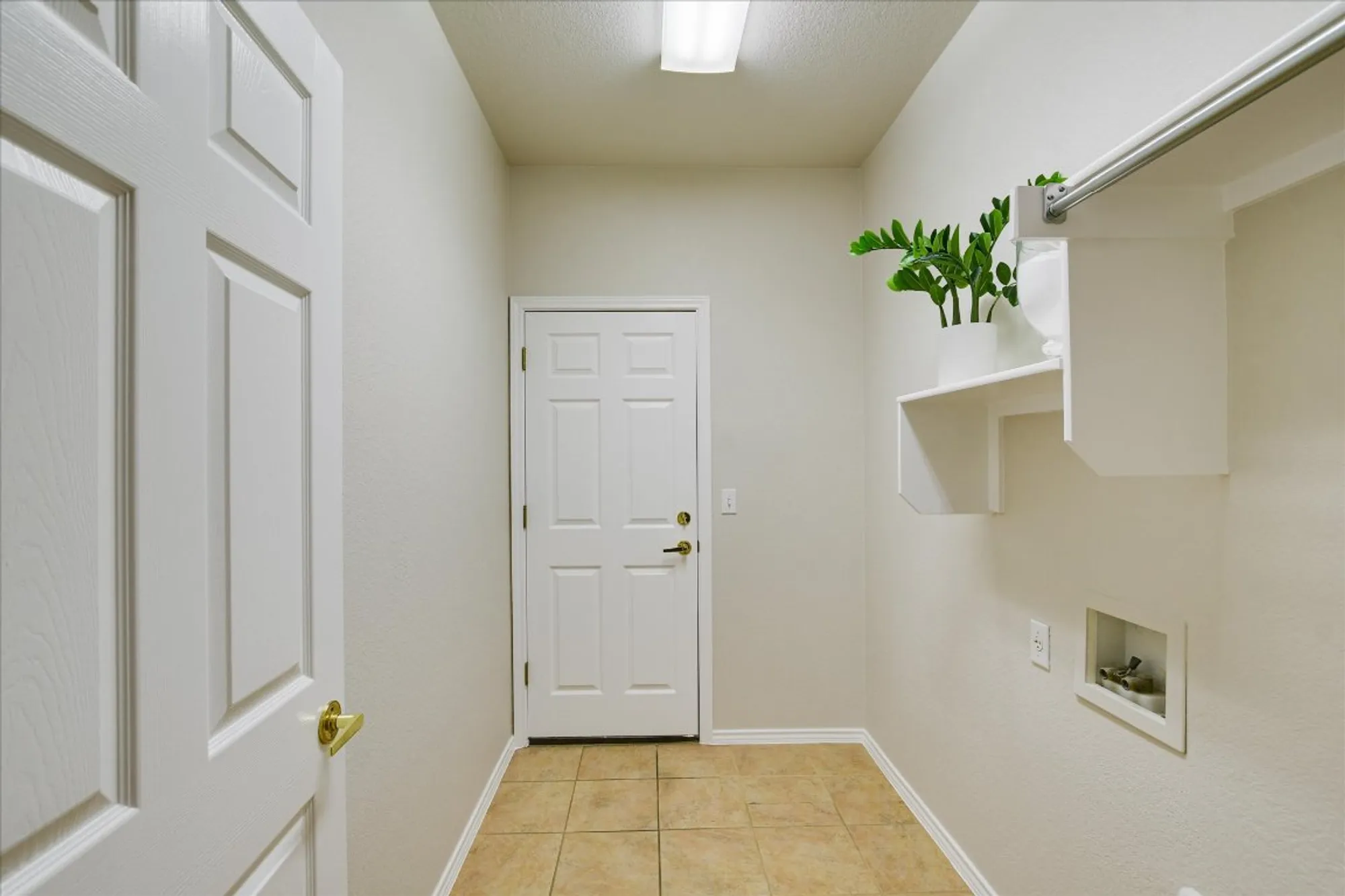 Property Slideshow image 8 of 15 | 116 bowie cir, Georgetown, TX, 78633