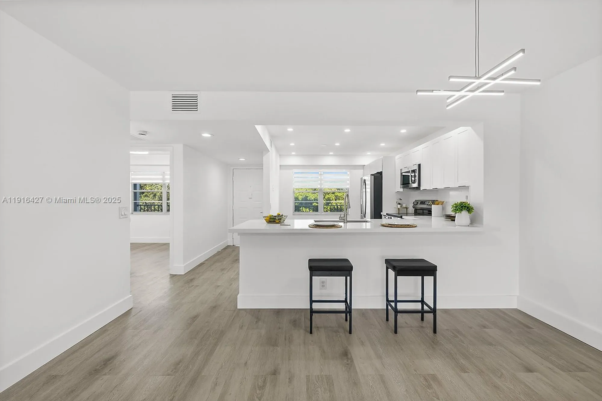 Property Slideshow image 5 of 28 | 12500 sw 5th ct apt m410, Pembroke Pines, FL, 33027