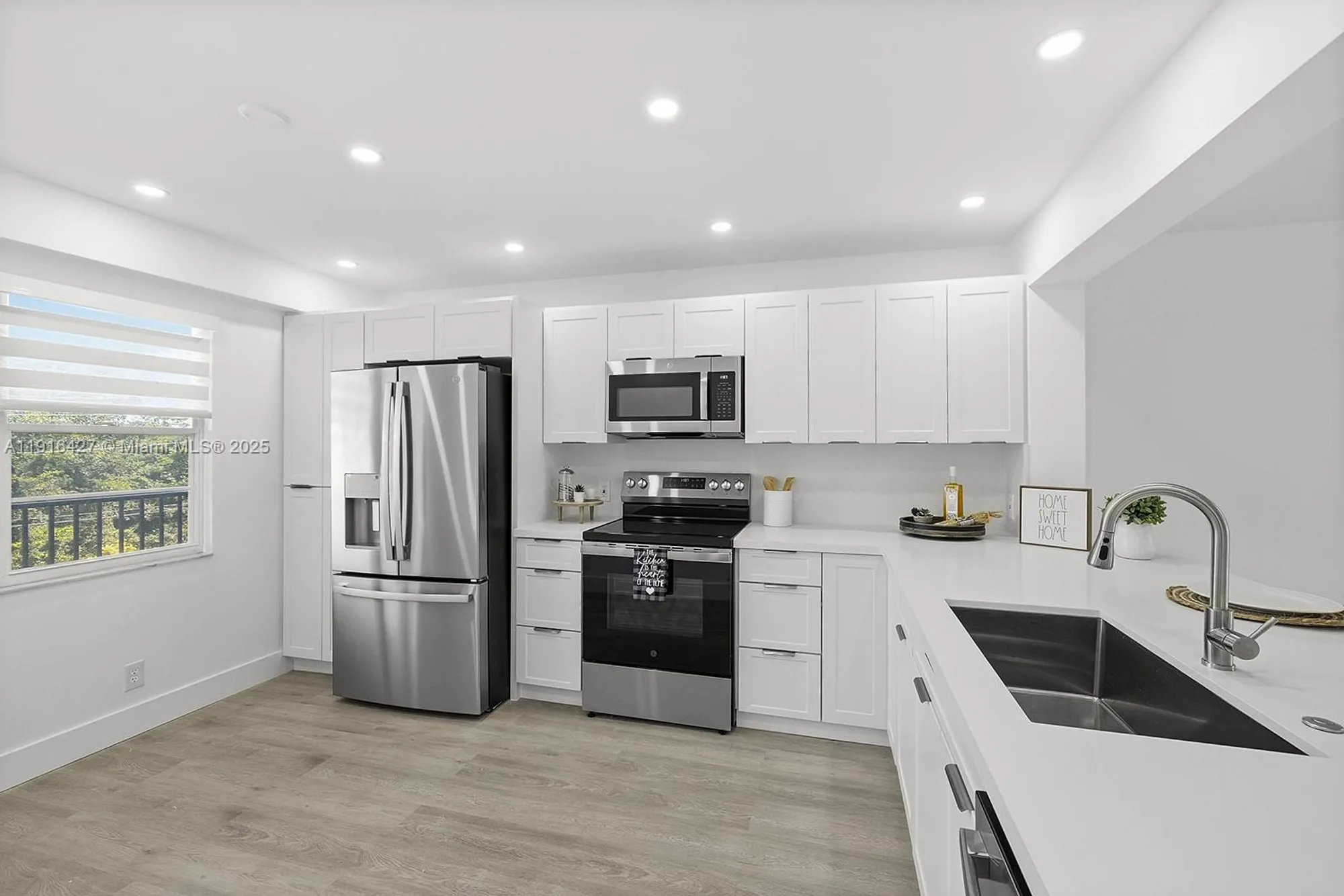 Property Slideshow image 8 of 28 | 12500 sw 5th ct apt m410, Pembroke Pines, FL, 33027