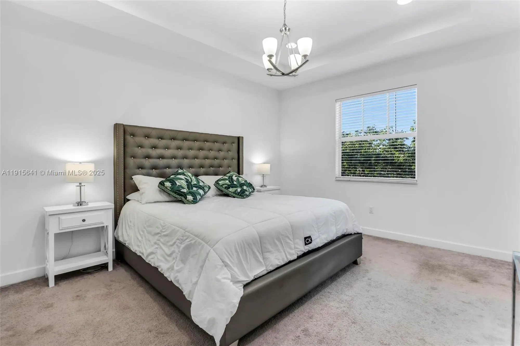 Property Slideshow image 17 of 48 | 4923 nw 48th ave, Tamarac, FL, 33319