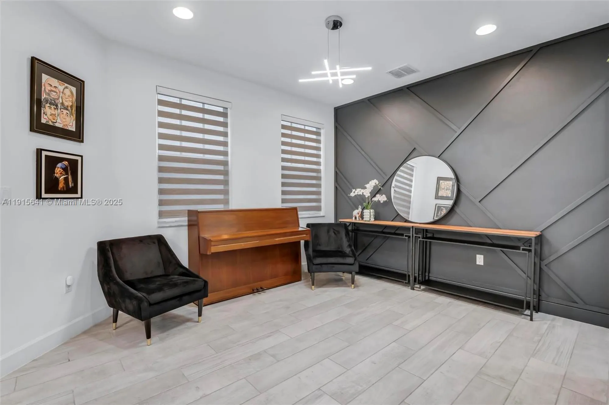 Property Slideshow image 10 of 48 | 4923 nw 48th ave, Tamarac, FL, 33319