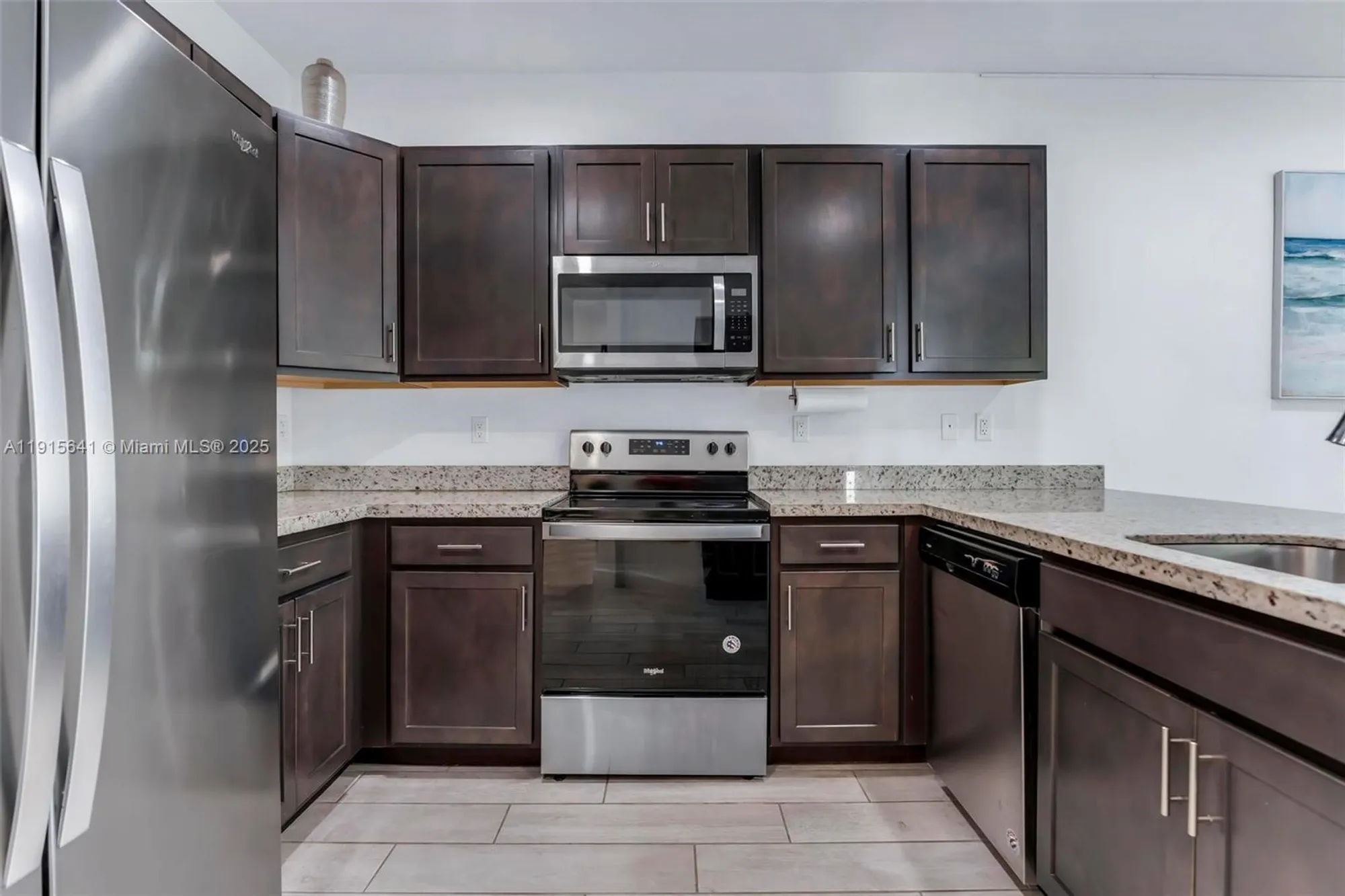 Property Slideshow image 13 of 48 | 4923 nw 48th ave, Tamarac, FL, 33319