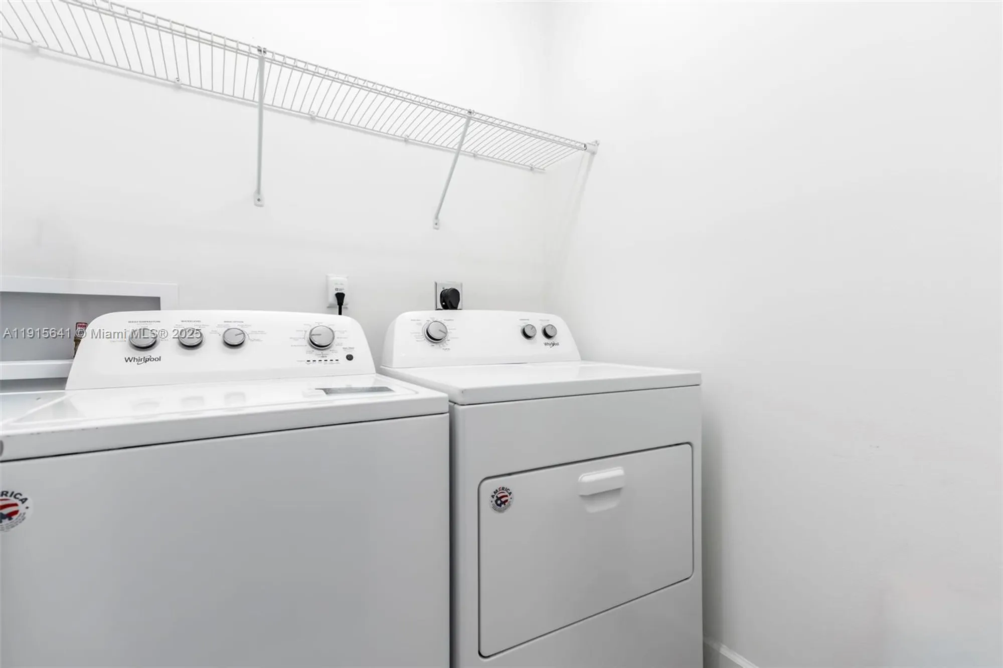 Property Slideshow image 25 of 48 | 4923 nw 48th ave, Tamarac, FL, 33319