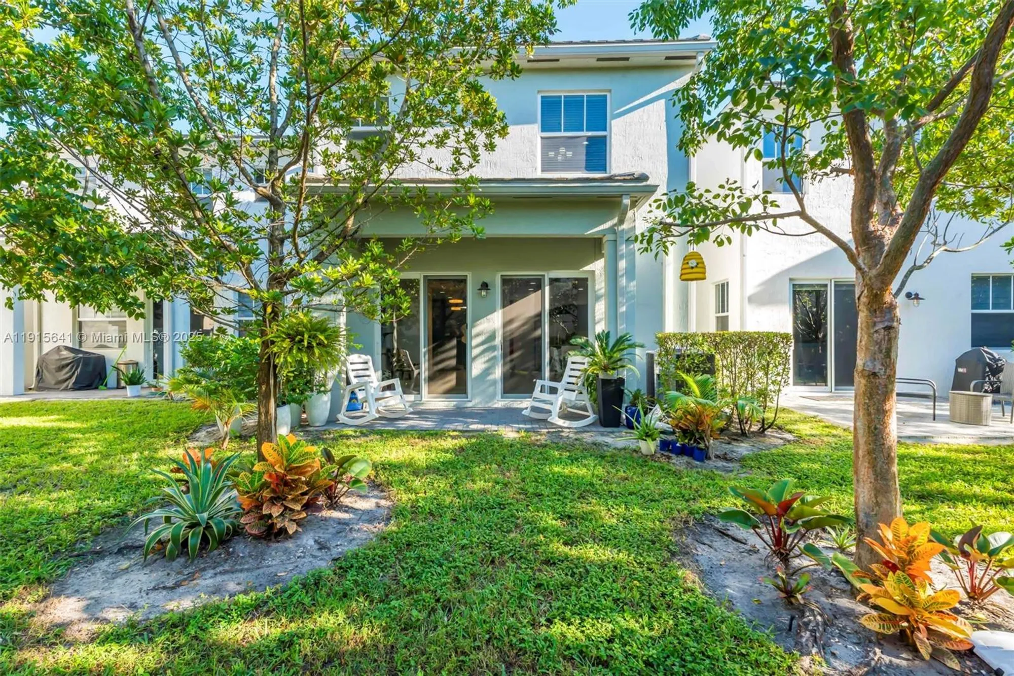 Property Slideshow image 27 of 48 | 4923 nw 48th ave, Tamarac, FL, 33319