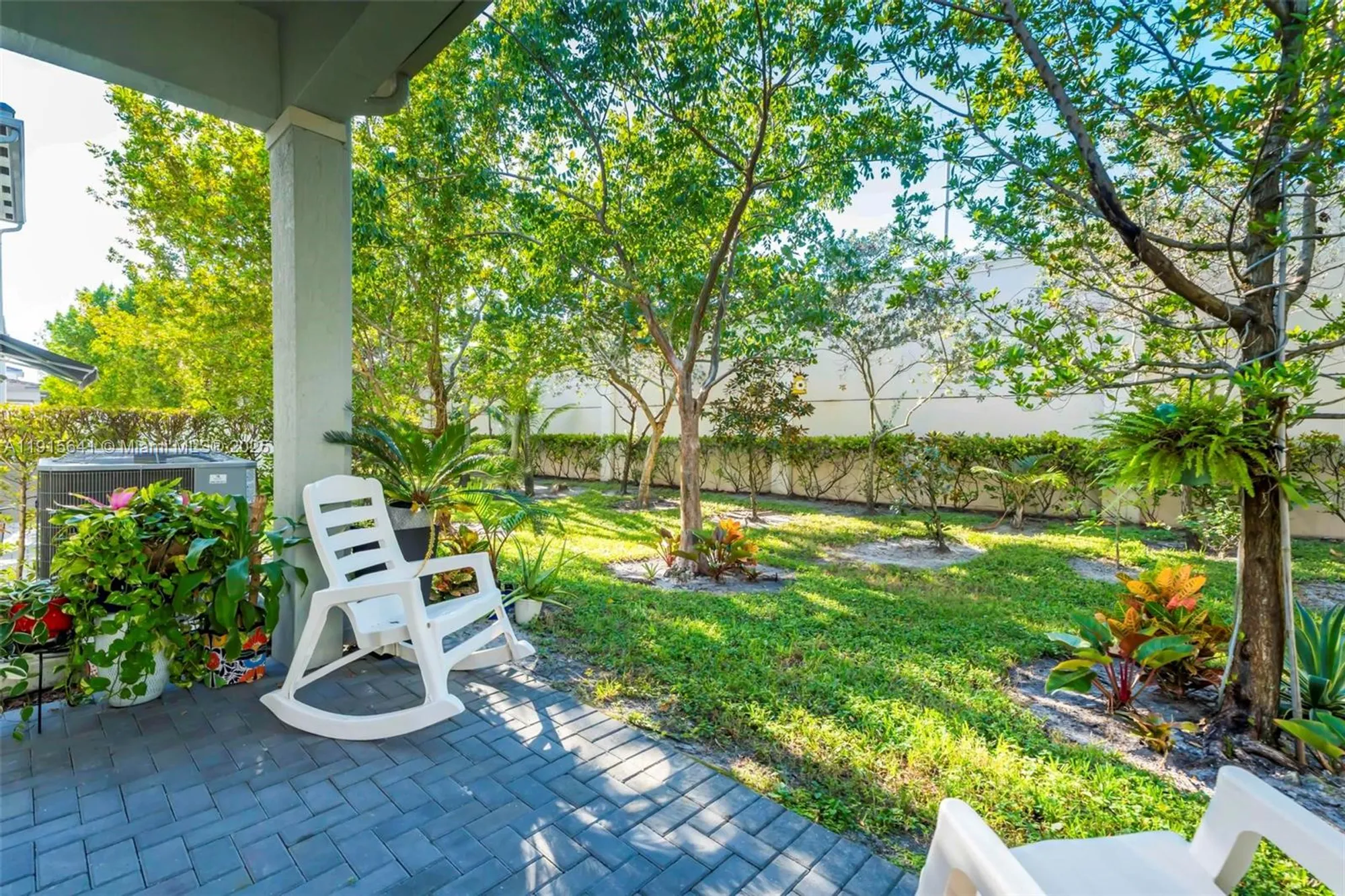 Property Slideshow image 28 of 48 | 4923 nw 48th ave, Tamarac, FL, 33319