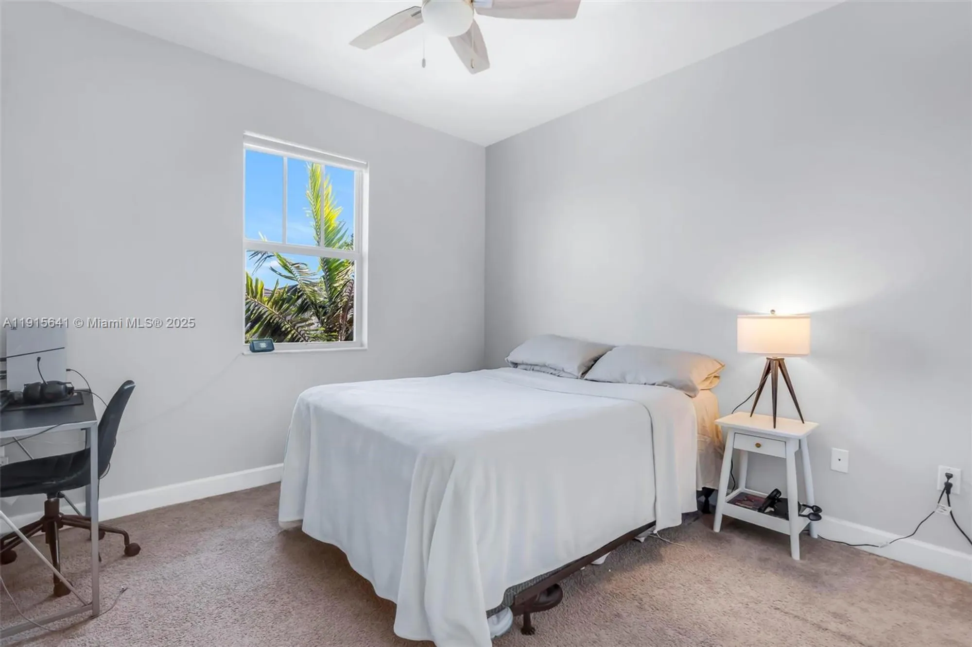 Property Slideshow image 21 of 48 | 4923 nw 48th ave, Tamarac, FL, 33319