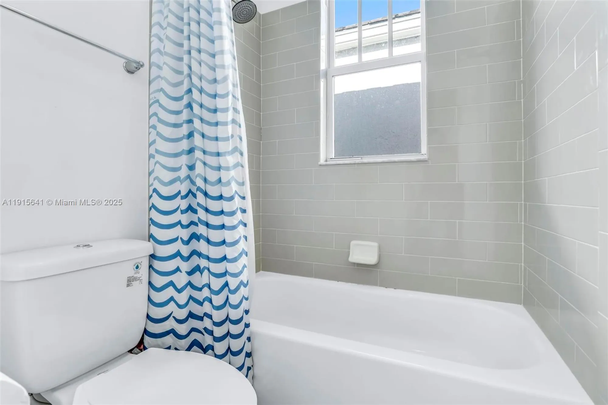 Property Slideshow image 22 of 48 | 4923 nw 48th ave, Tamarac, FL, 33319