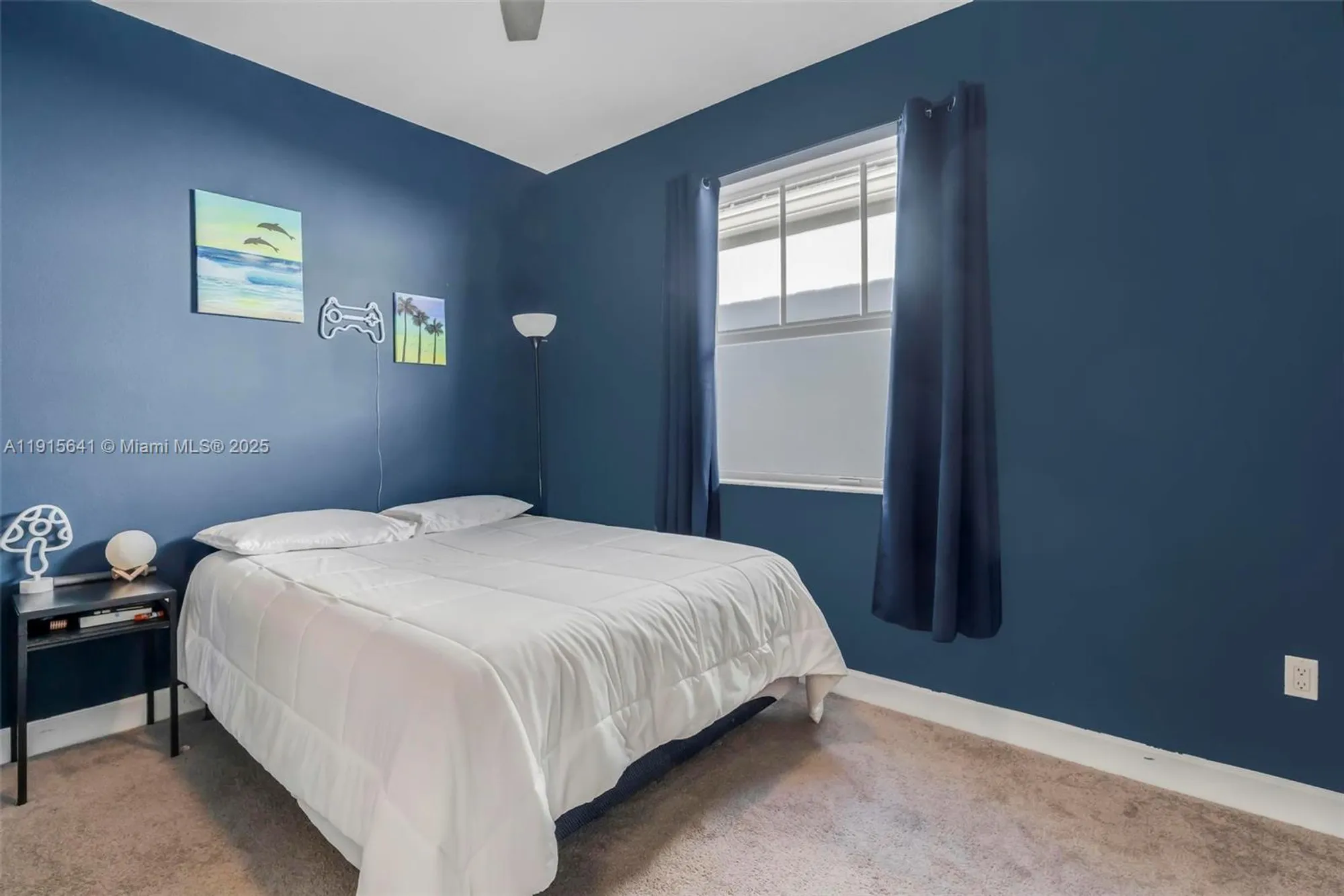 Property Slideshow image 23 of 48 | 4923 nw 48th ave, Tamarac, FL, 33319