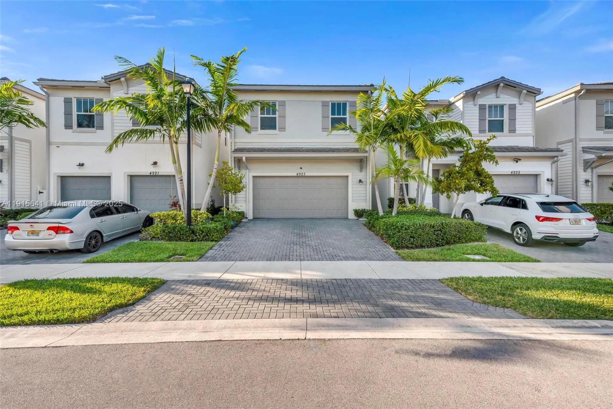 Property Slideshow image 37 of 48 | 4923 nw 48th ave, Tamarac, FL, 33319