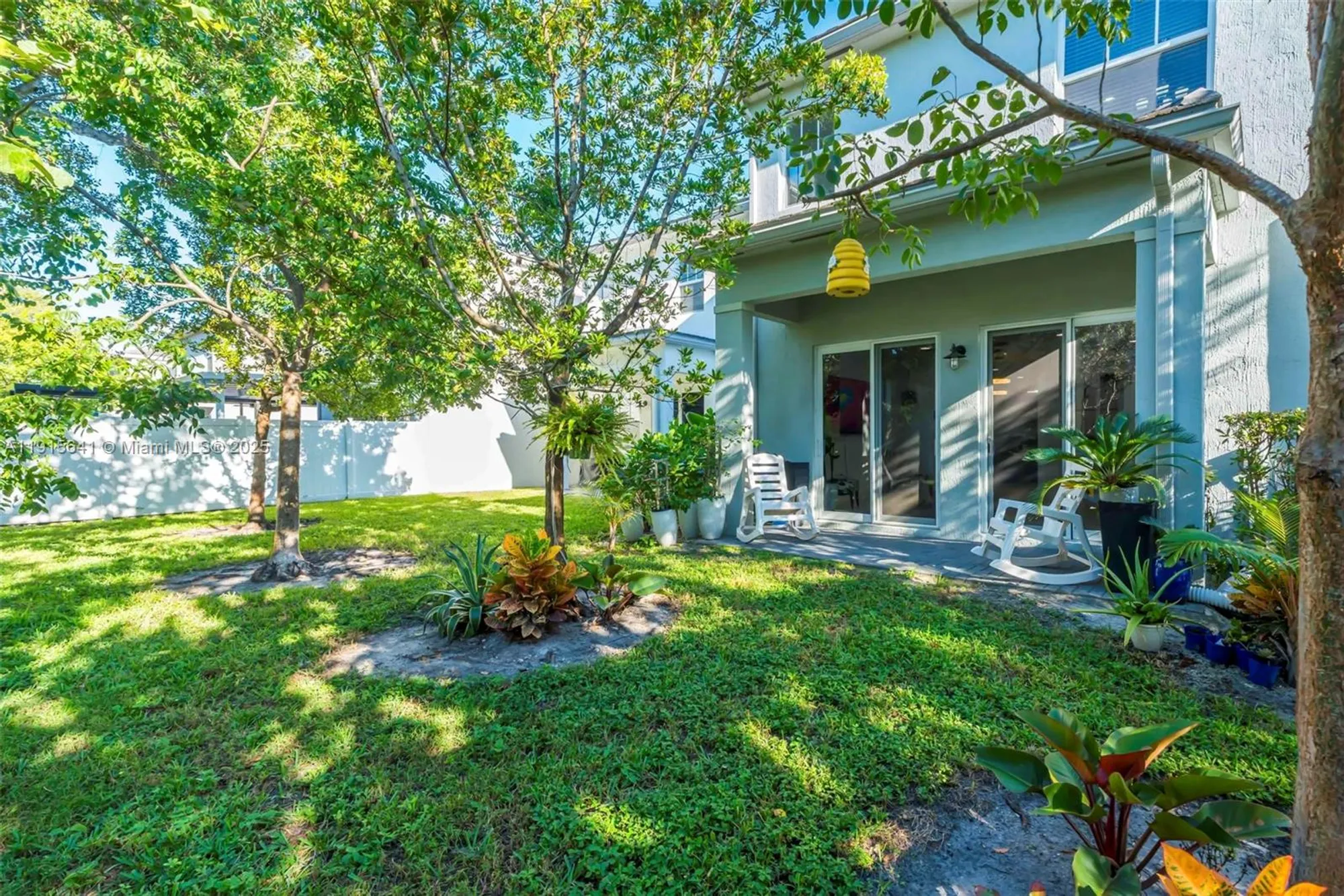 Property Slideshow image 31 of 48 | 4923 nw 48th ave, Tamarac, FL, 33319