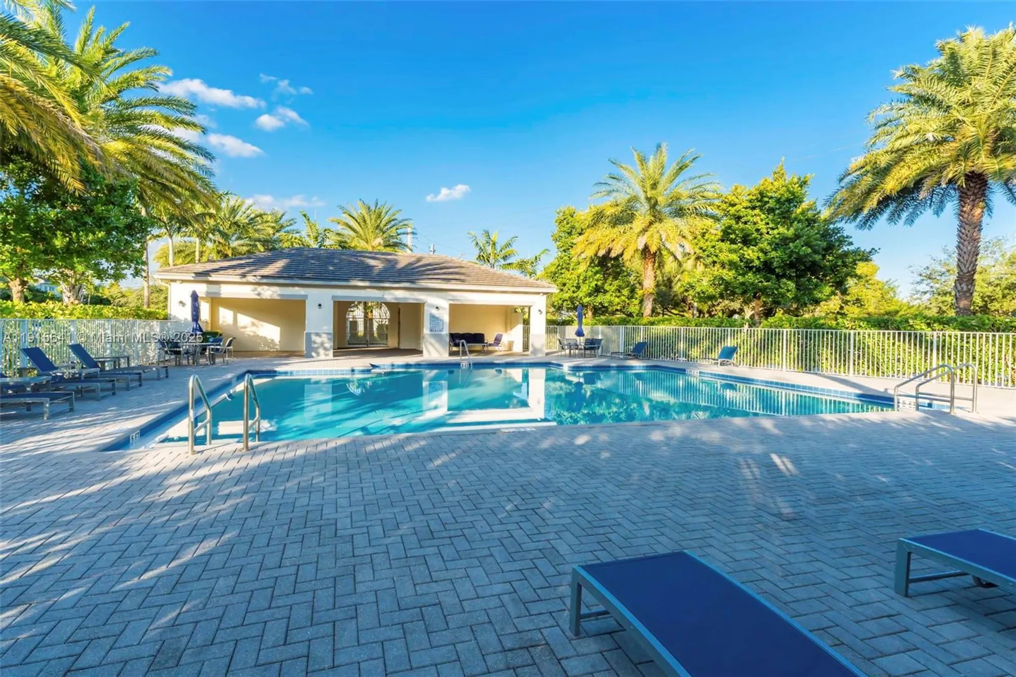 Property Slideshow image 32 of 48 | 4923 nw 48th ave, Tamarac, FL, 33319