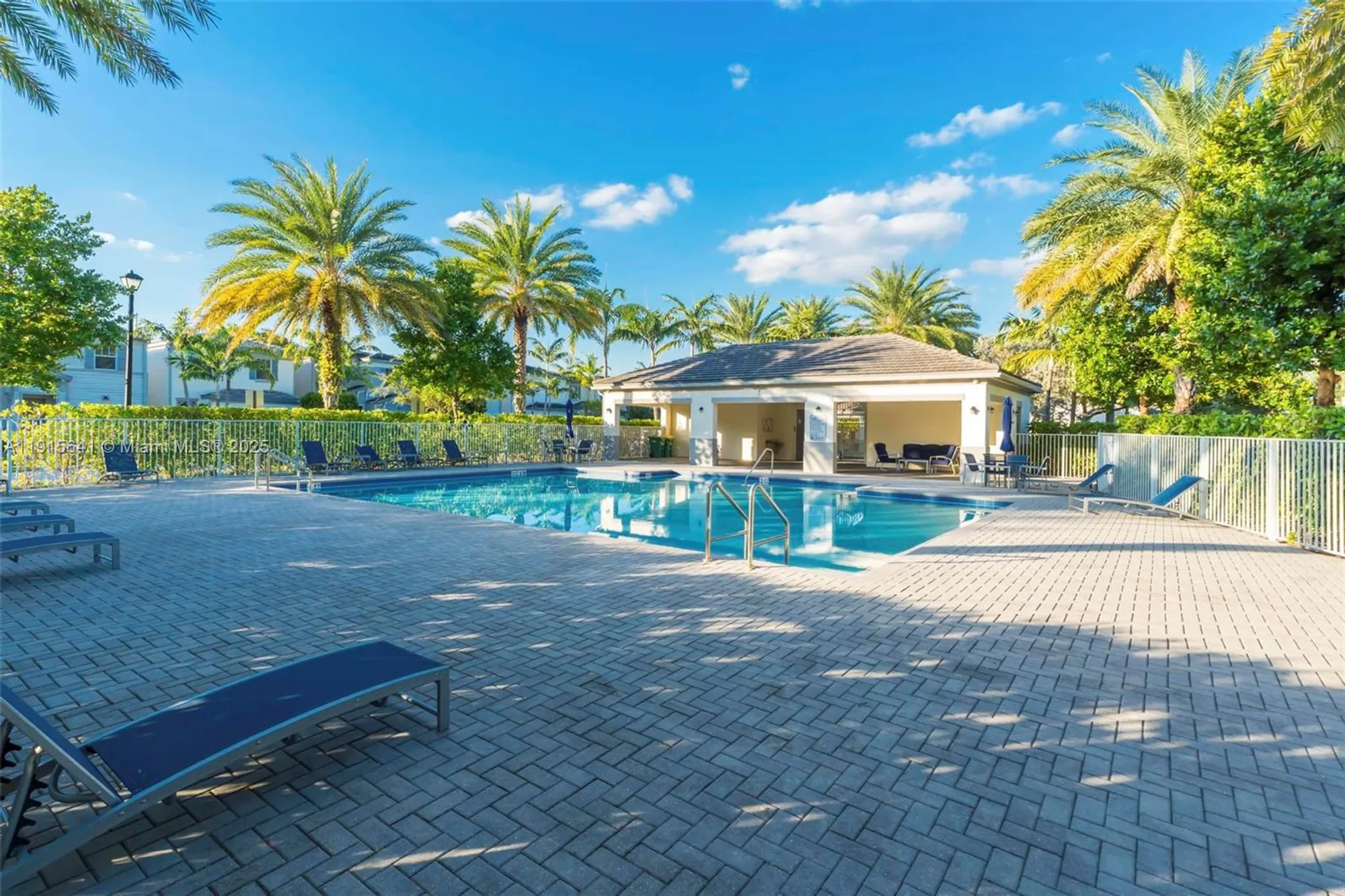 Property Slideshow image 33 of 48 | 4923 nw 48th ave, Tamarac, FL, 33319