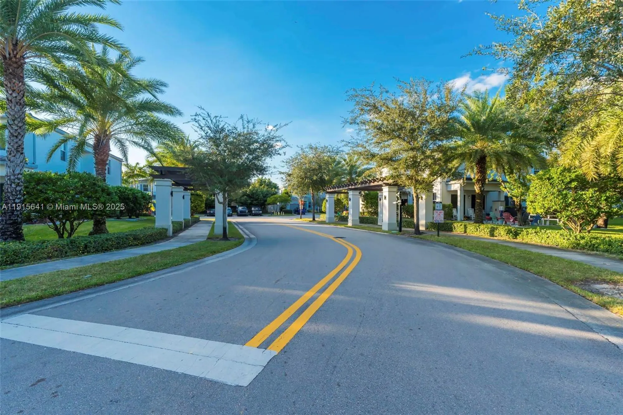 Property Slideshow image 43 of 48 | 4923 nw 48th ave, Tamarac, FL, 33319