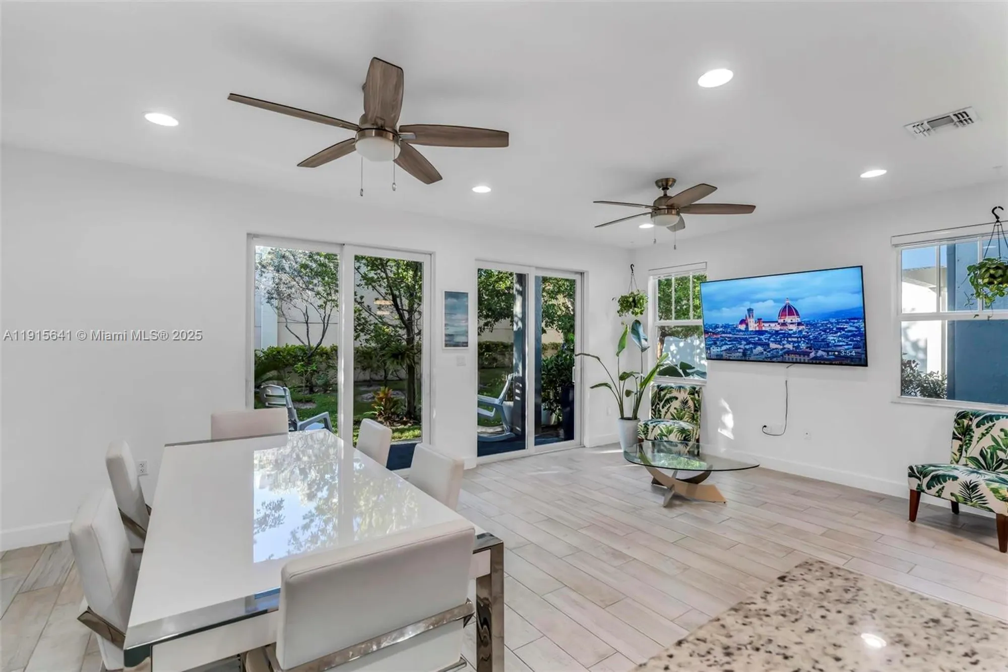Property Slideshow image 6 of 48 | 4923 nw 48th ave, Tamarac, FL, 33319