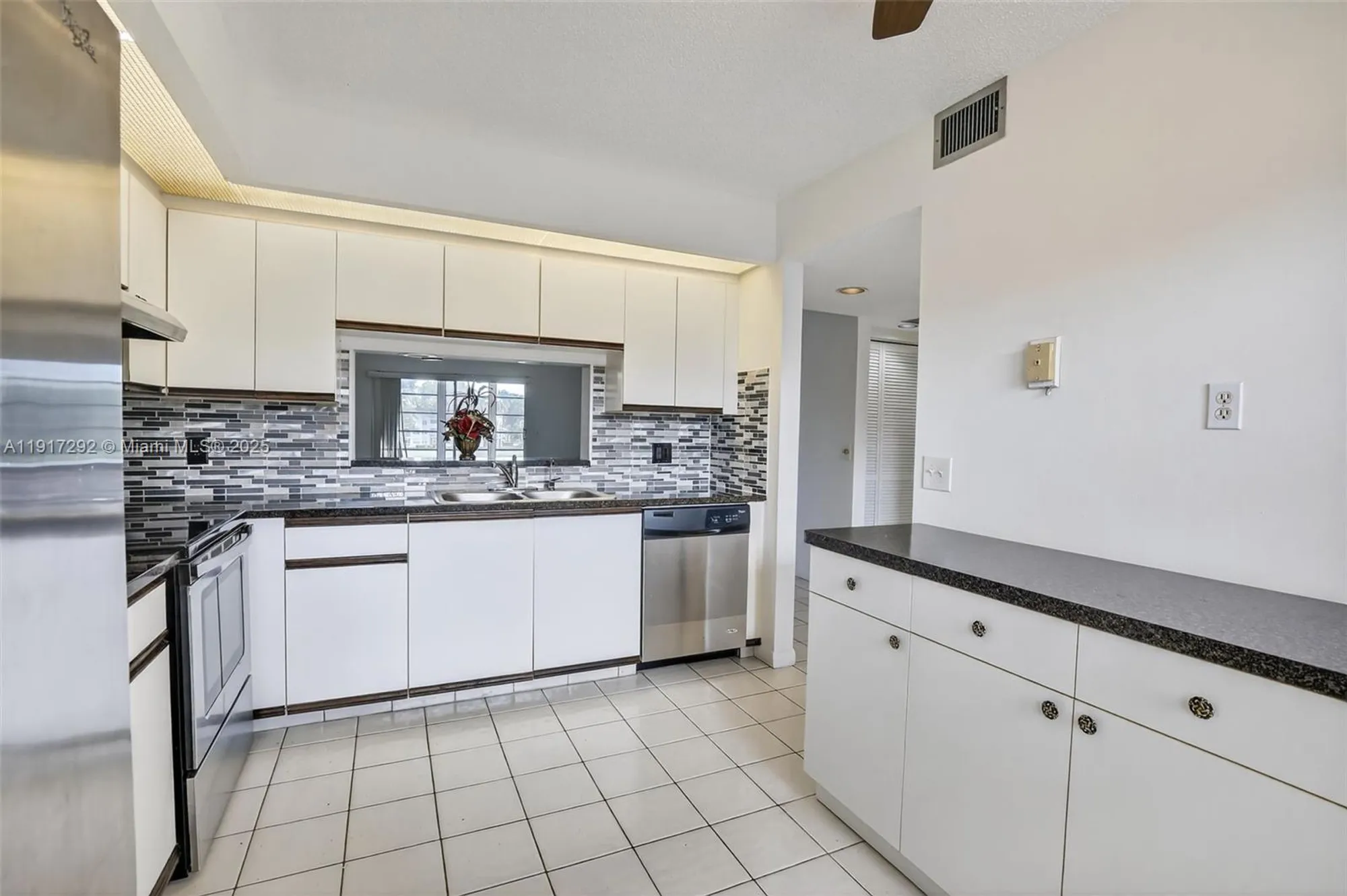 Property Slideshow image 8 of 33 | 701 sw 128th ave apt 310f, Pembroke Pines, FL, 33027