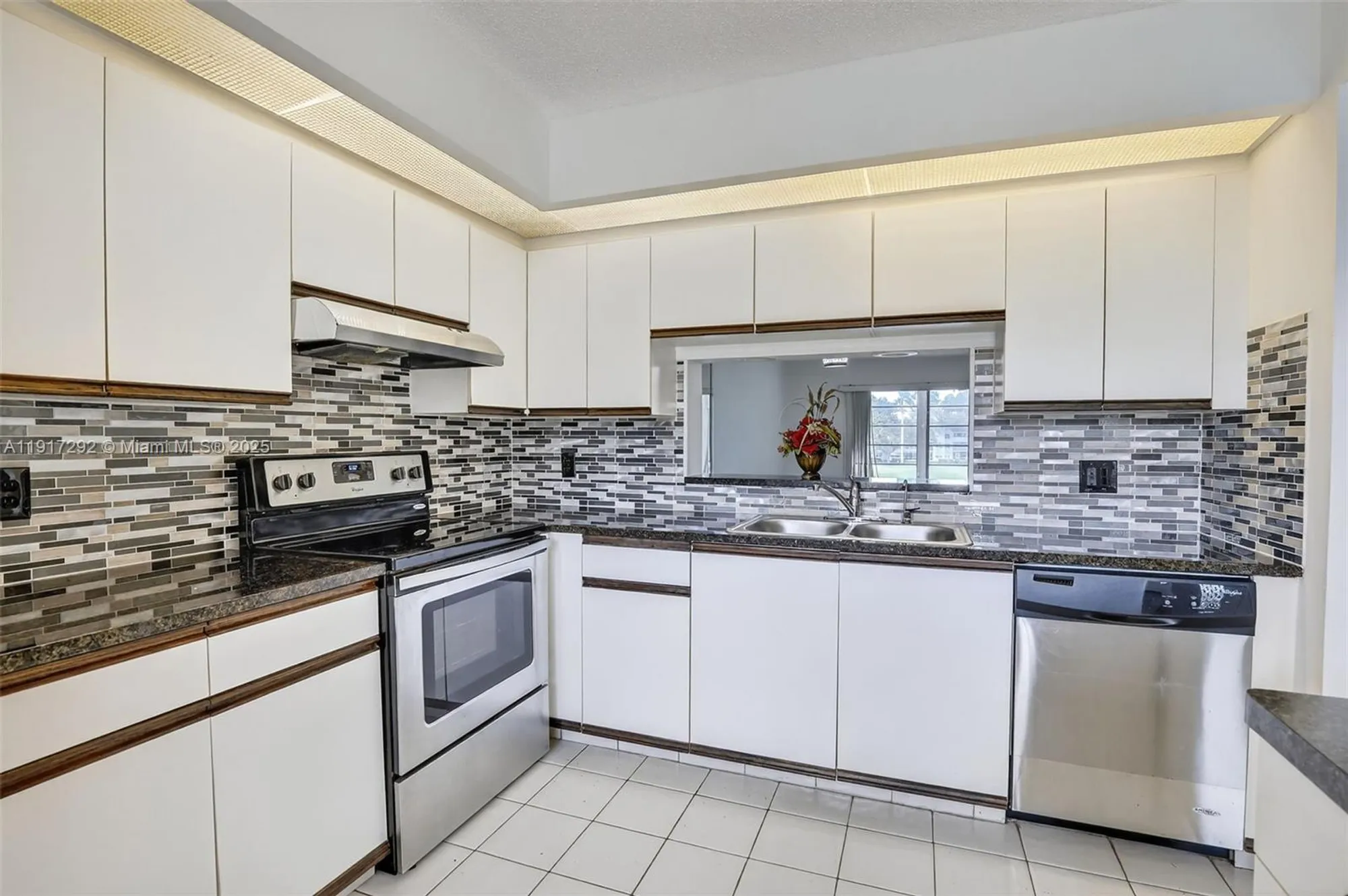 Property Slideshow image 9 of 33 | 701 sw 128th ave apt 310f, Pembroke Pines, FL, 33027