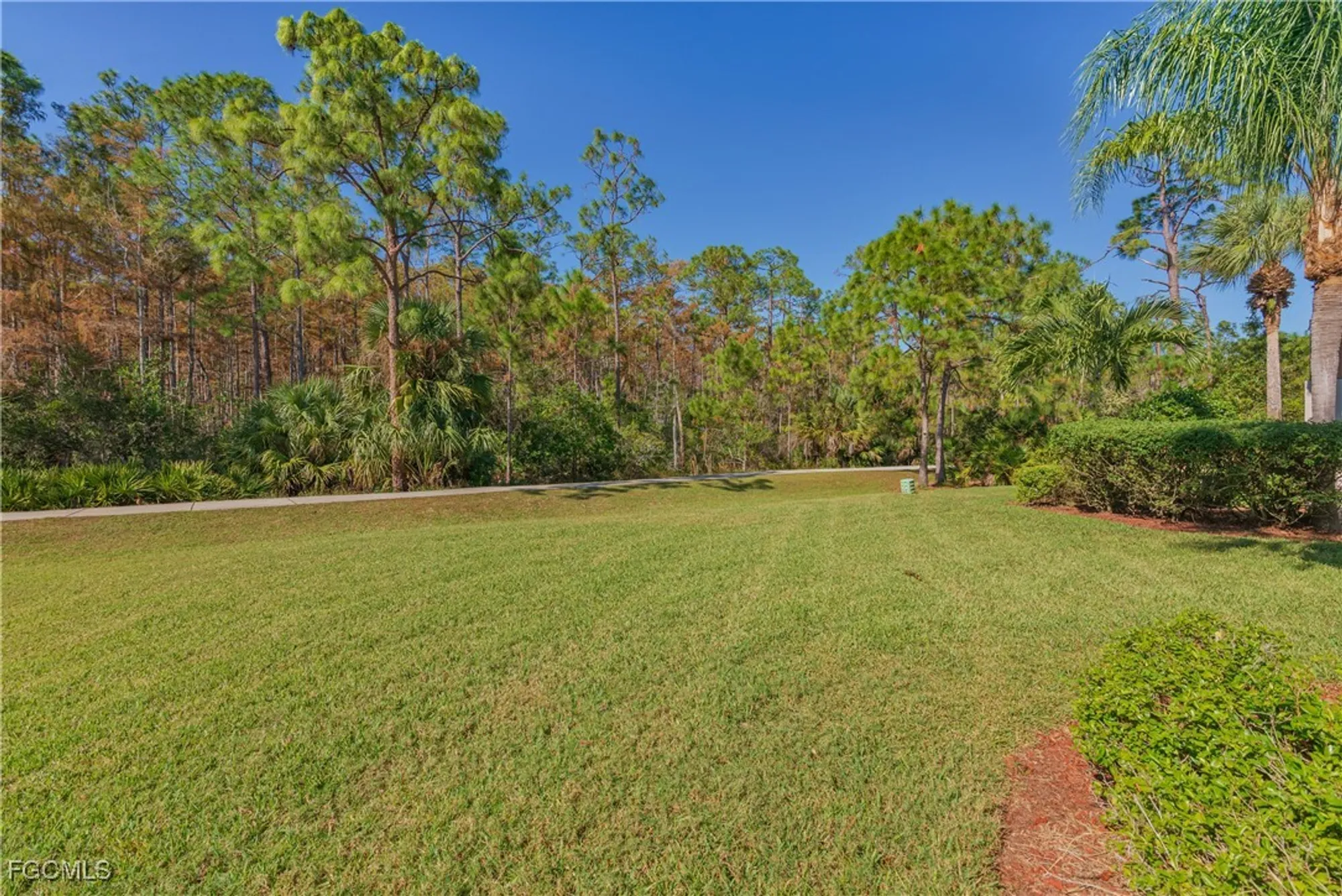 Property Slideshow image 10 of 26 | 9998 horse creek rd, Fort Myers, FL, 33913
