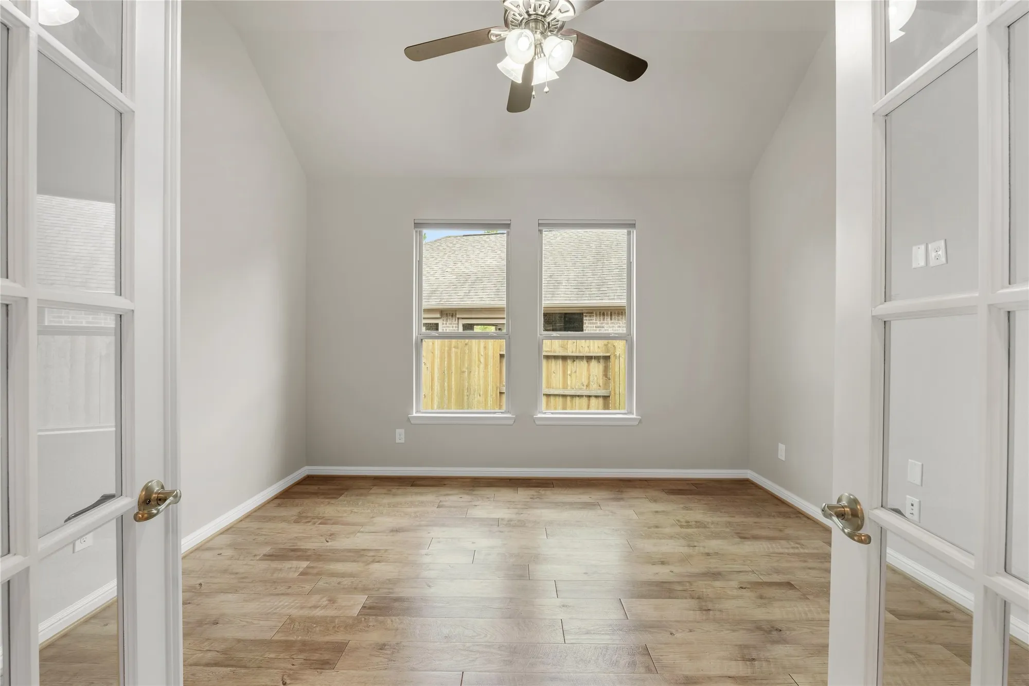 Property Slideshow image 14 of 34 | 120 crinium lily ct, Montgomery, TX, 77316