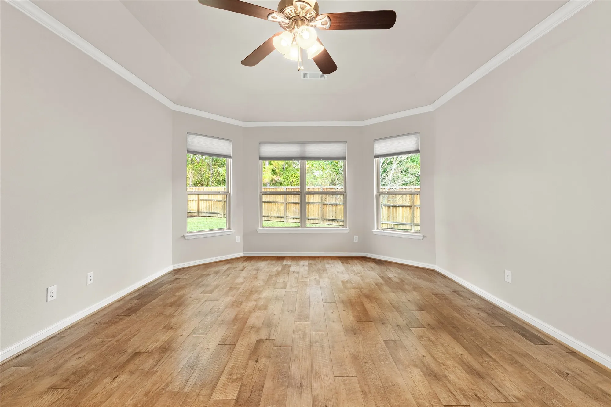 Property Slideshow image 15 of 34 | 120 crinium lily ct, Montgomery, TX, 77316