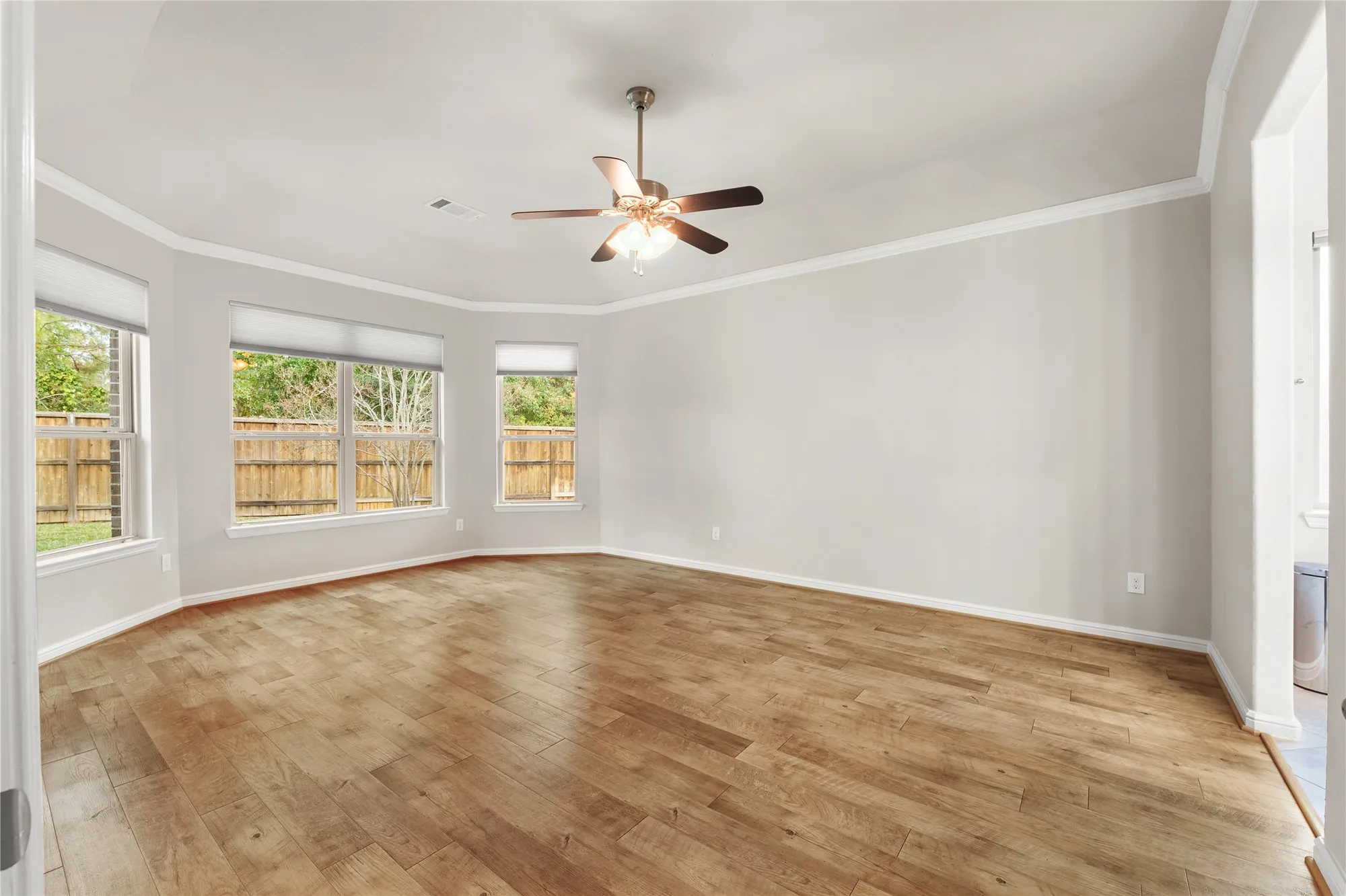 Property Slideshow image 16 of 34 | 120 crinium lily ct, Montgomery, TX, 77316