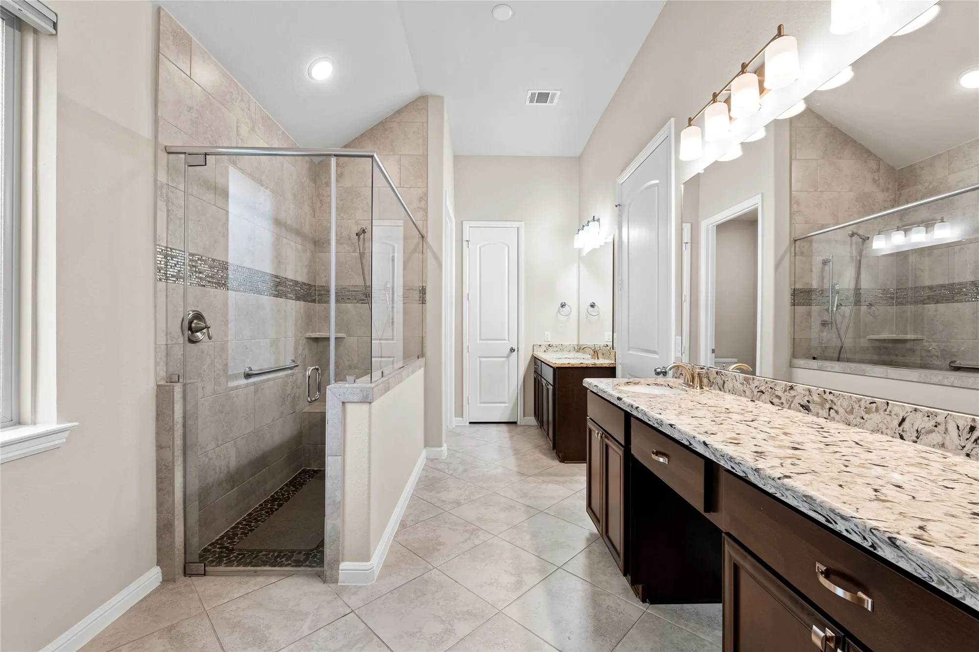 Property Slideshow image 17 of 34 | 120 crinium lily ct, Montgomery, TX, 77316