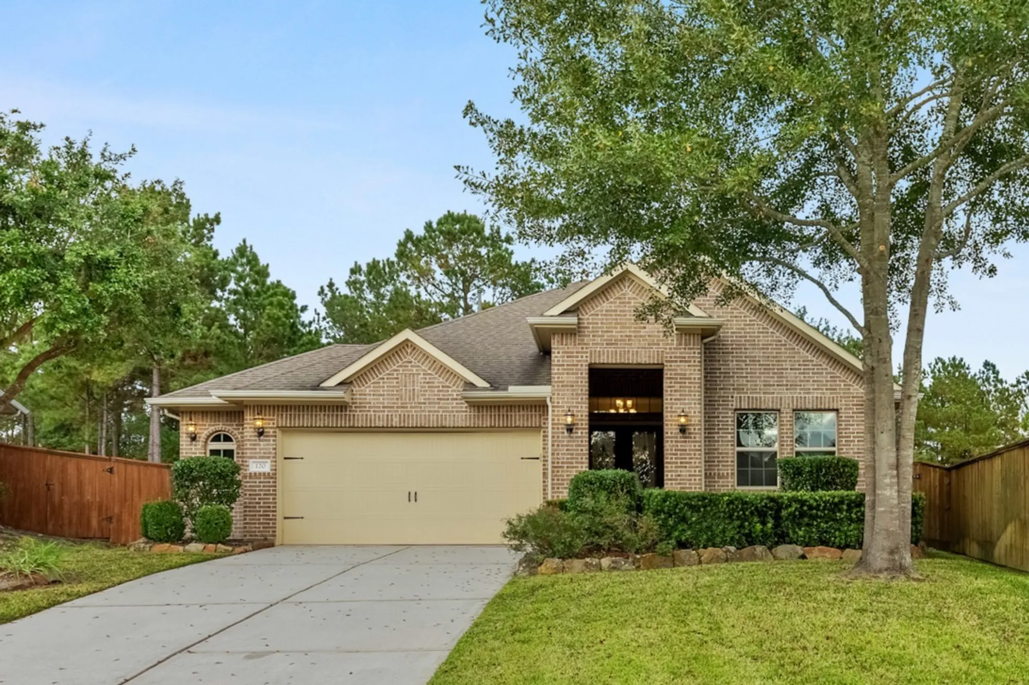 Property Slideshow image 1 of 34 | 120 crinium lily ct, Montgomery, TX, 77316