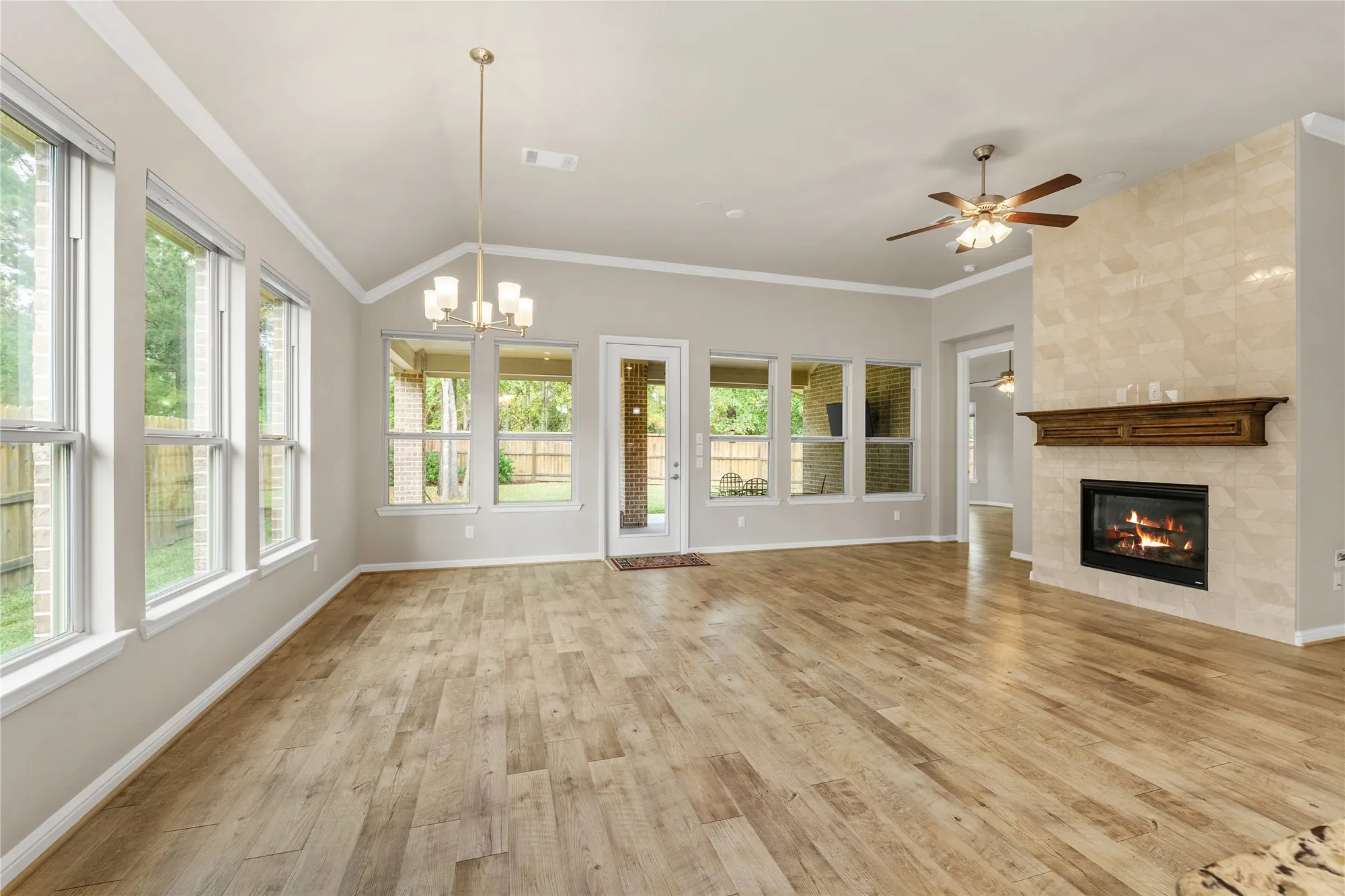 Property Slideshow image 13 of 34 | 120 crinium lily ct, Montgomery, TX, 77316
