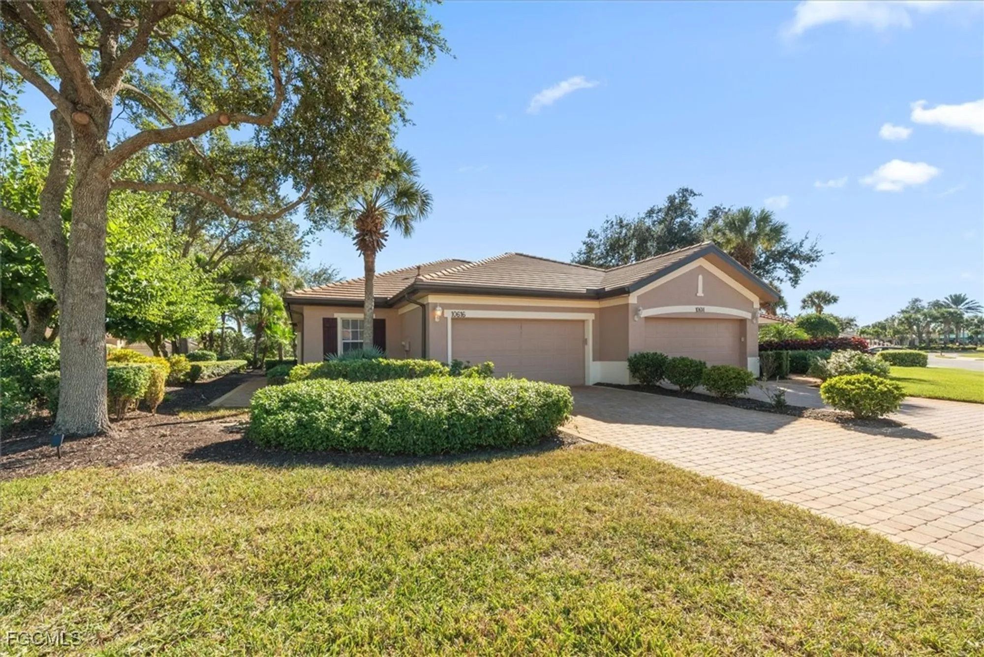 Property Slideshow image 1 of 44 | 10616 vicenza ct, Fort Myers, FL, 33913
