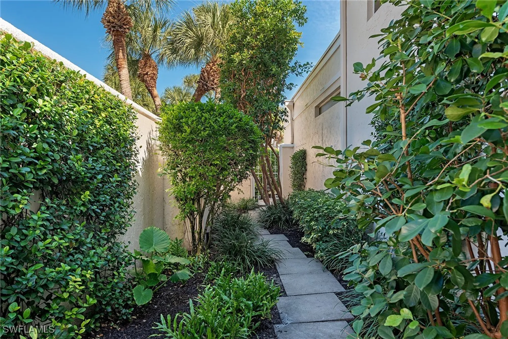 Property Slideshow image 15 of 22 | 7849 cocobay dr # 1, Naples, FL, 34108