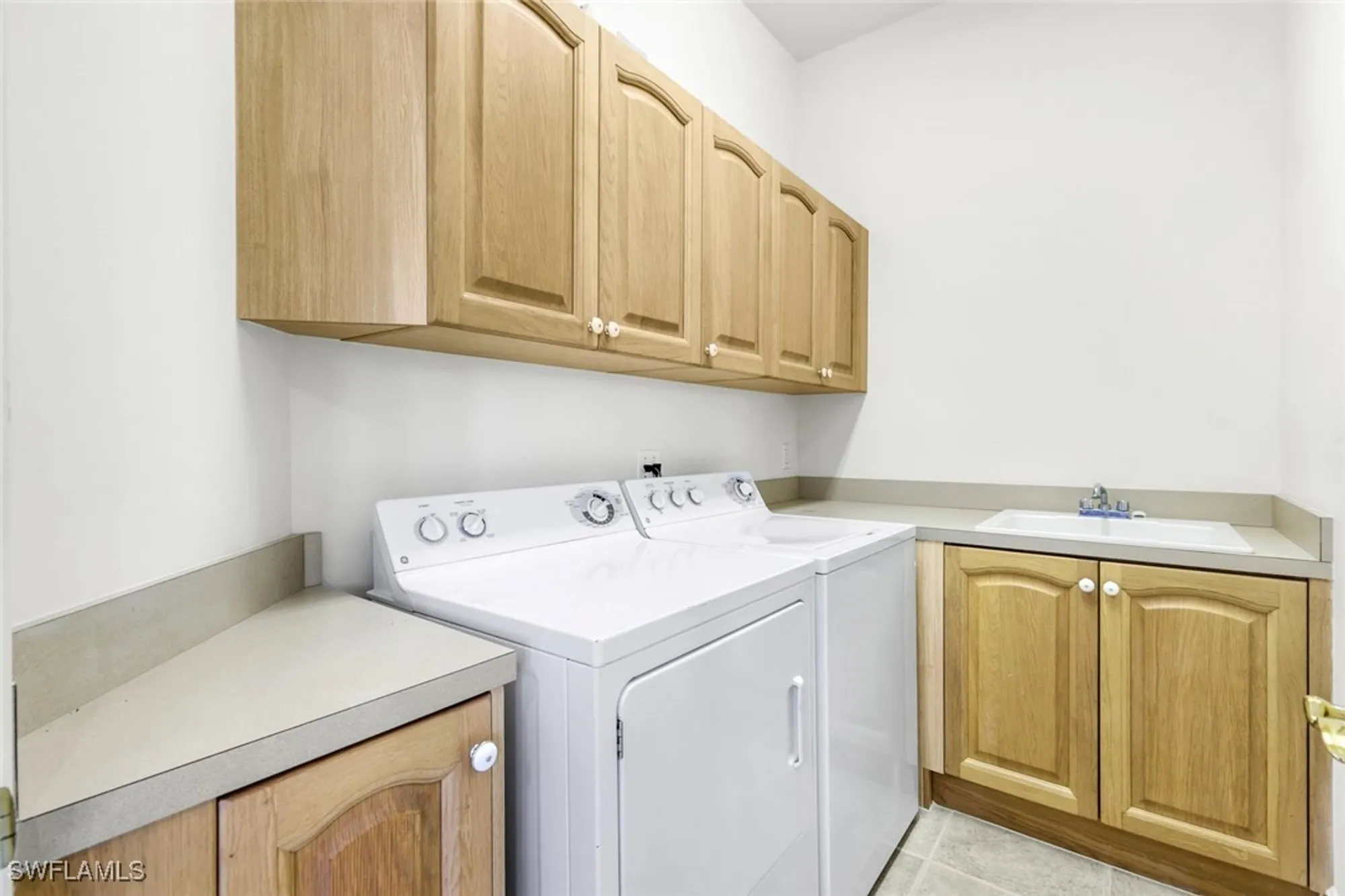 Property Slideshow image 33 of 49 | 3715 montreux ln 204, Naples, FL, 34114