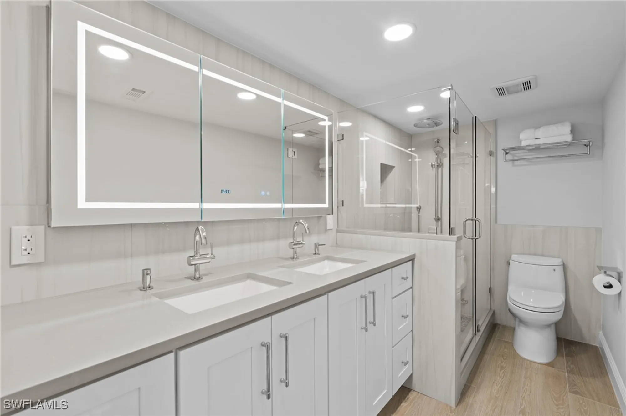 Property Slideshow image 16 of 30 | 3200 gulf shore blvd n apt 106, Naples, FL, 34103