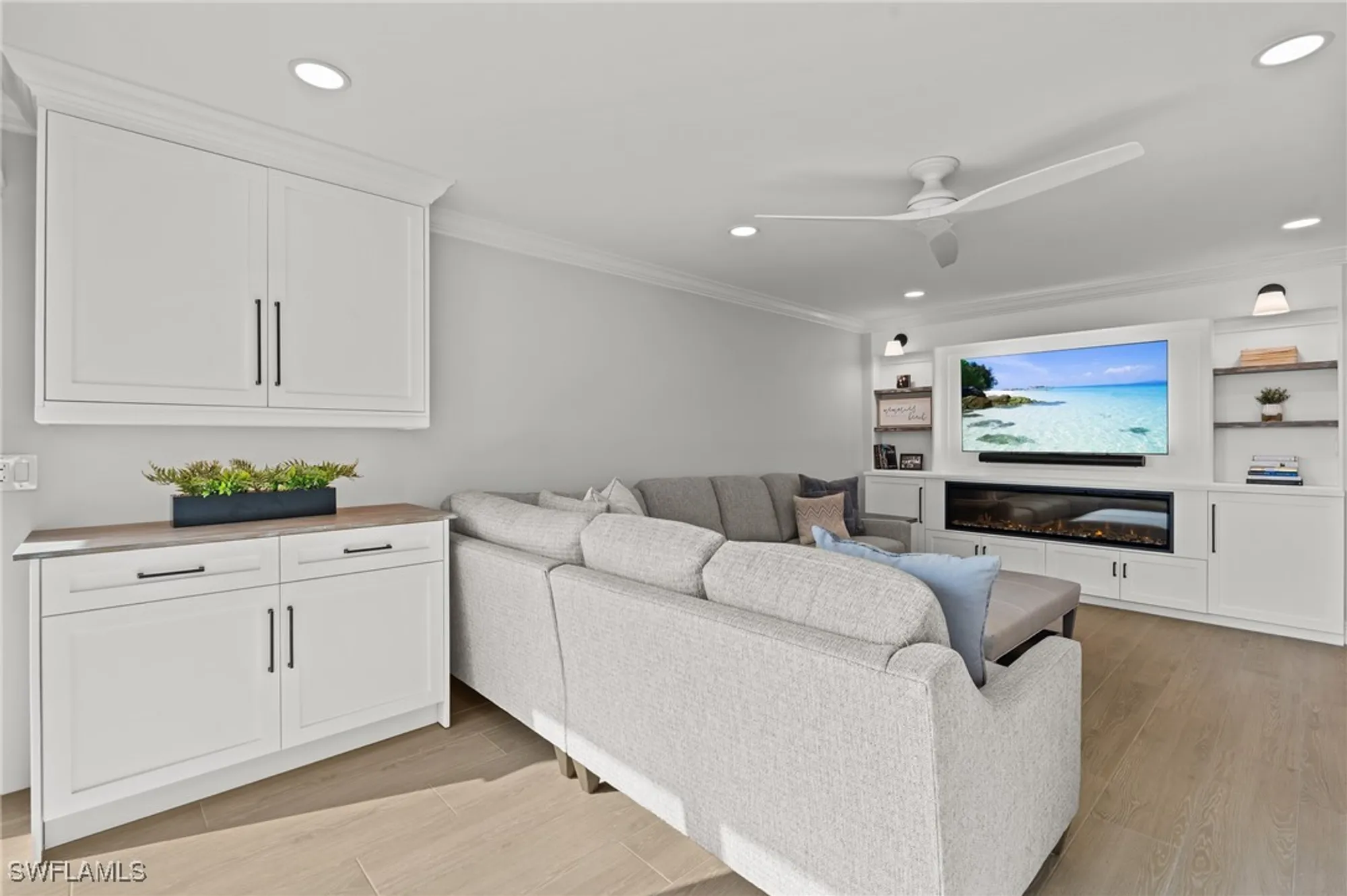 Property Slideshow image 13 of 30 | 3200 gulf shore blvd n apt 106, Naples, FL, 34103