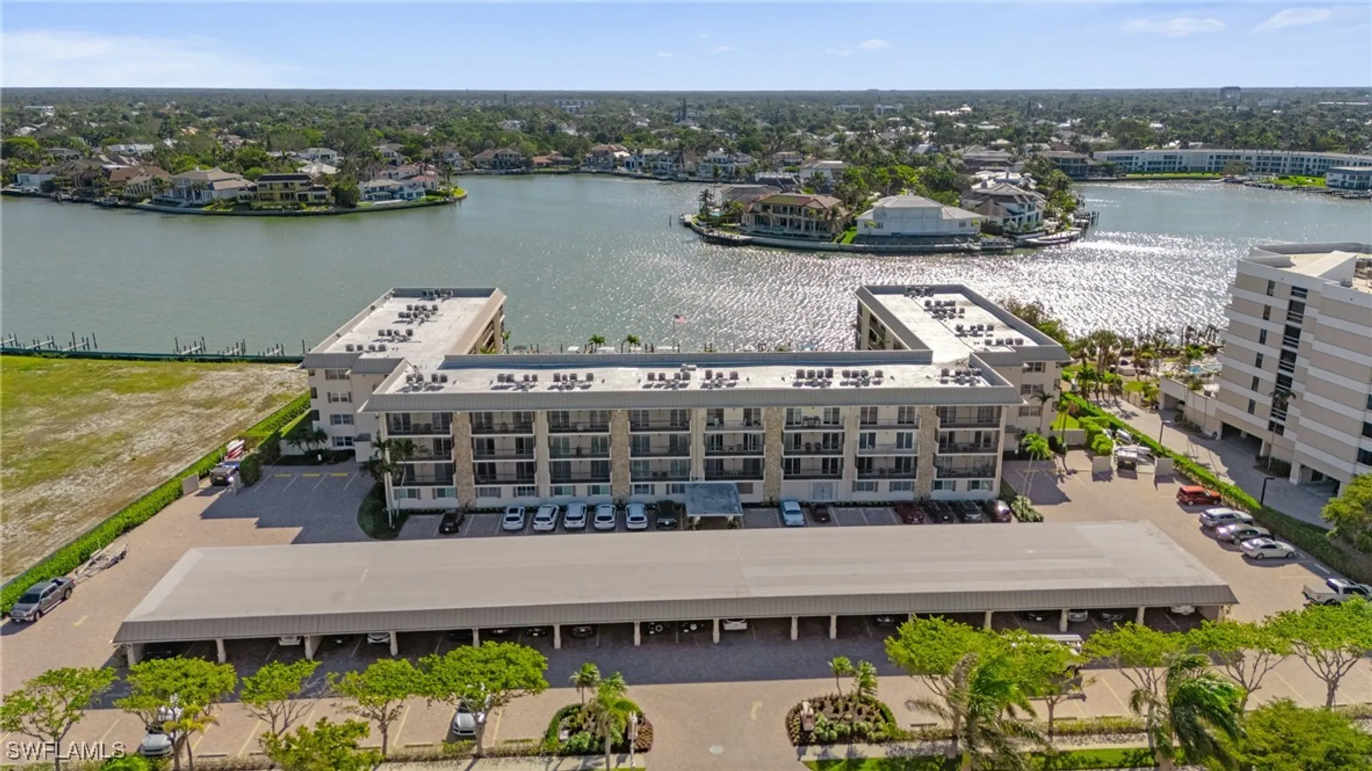 Property Slideshow image 28 of 30 | 3200 gulf shore blvd n apt 106, Naples, FL, 34103