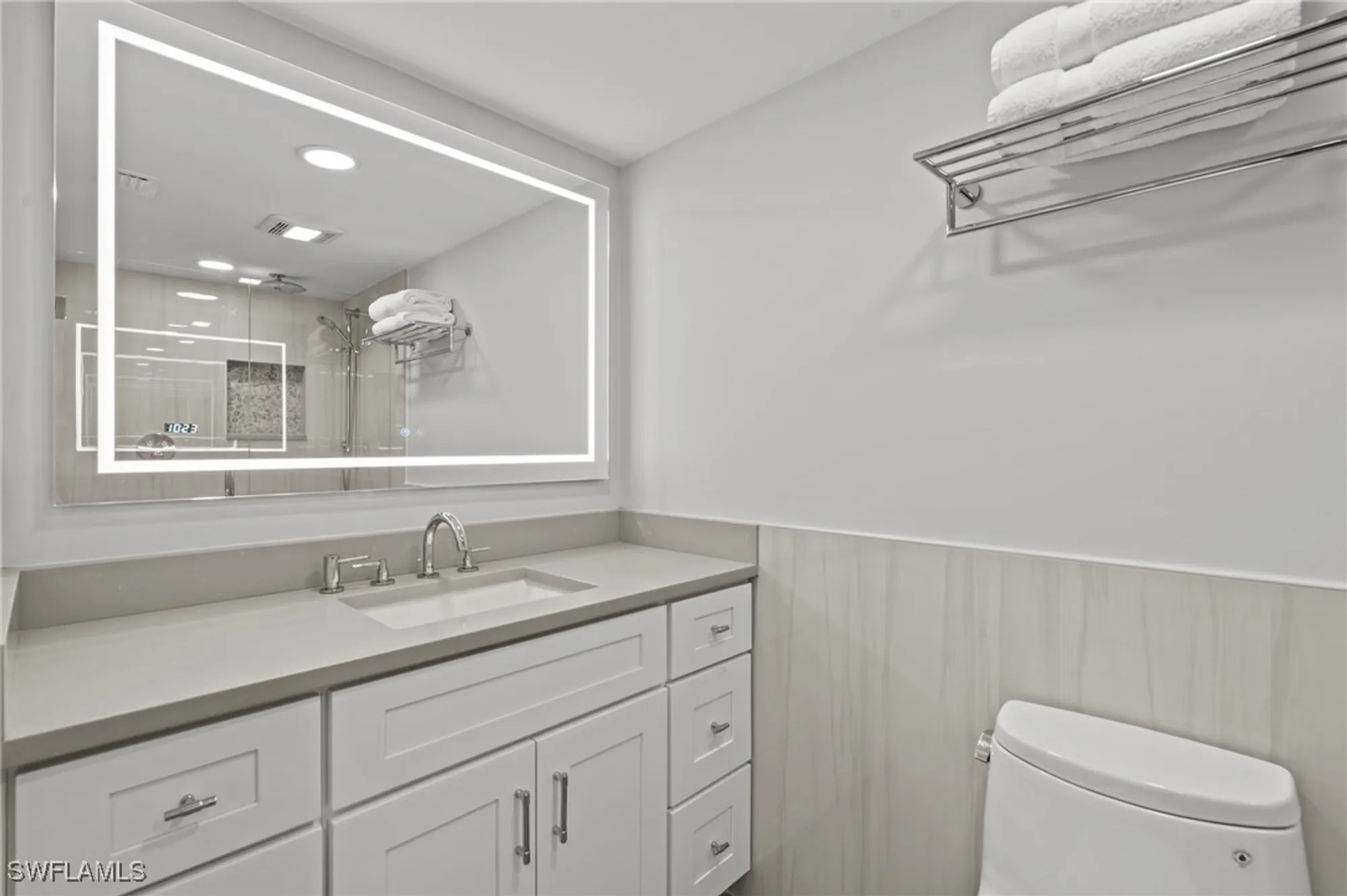 Property Slideshow image 20 of 30 | 3200 gulf shore blvd n apt 106, Naples, FL, 34103