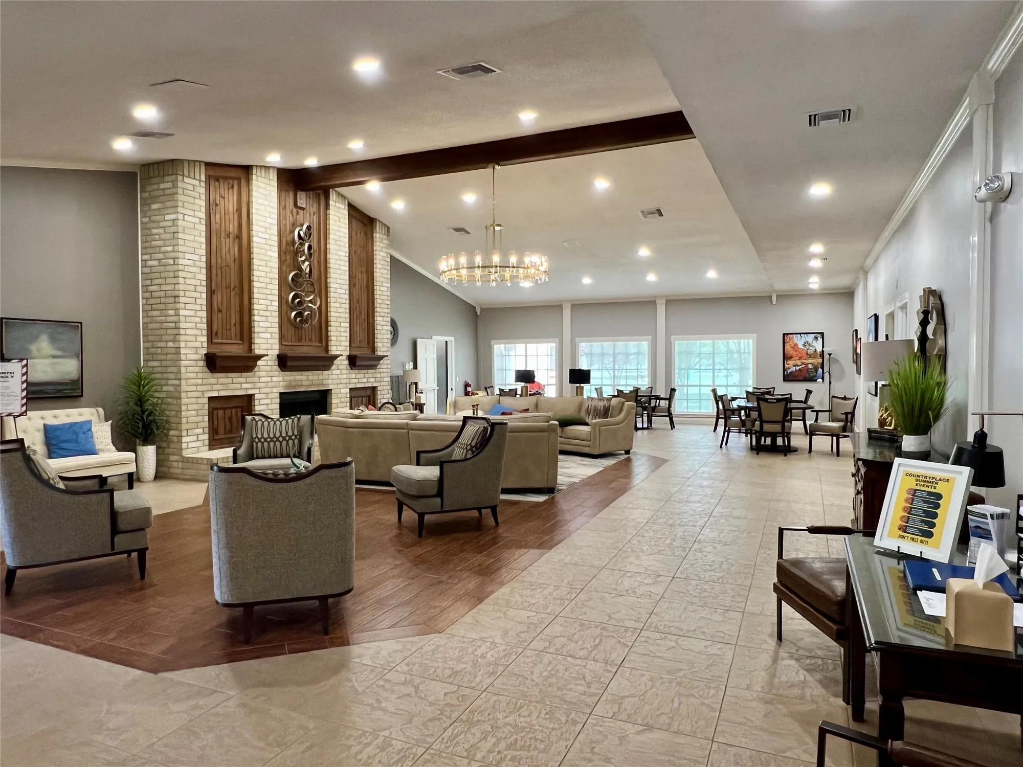 Property Slideshow image 16 of 21 | 667 e country grove cir, Pearland, TX, 77584