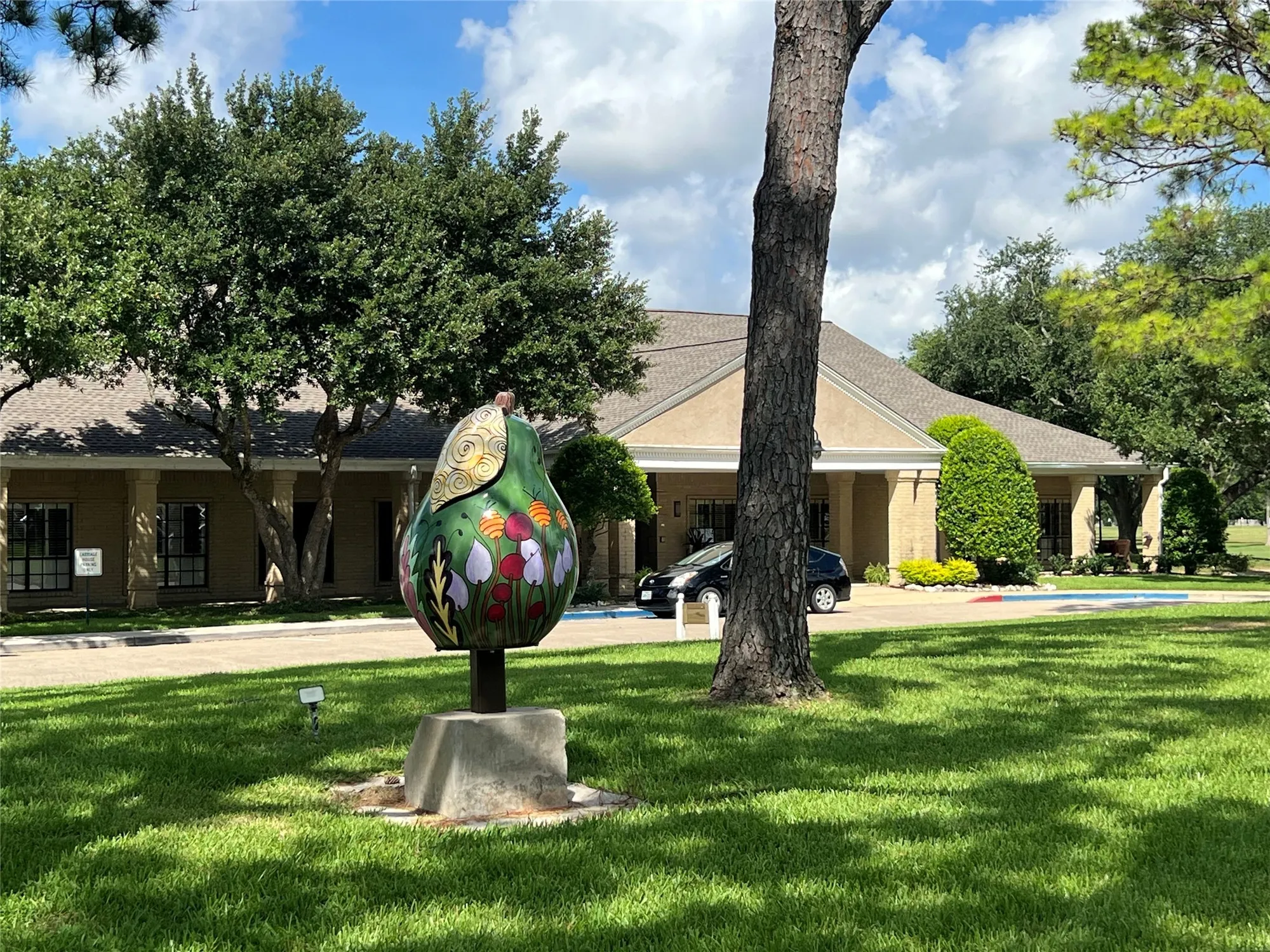 Property Slideshow image 13 of 21 | 667 e country grove cir, Pearland, TX, 77584